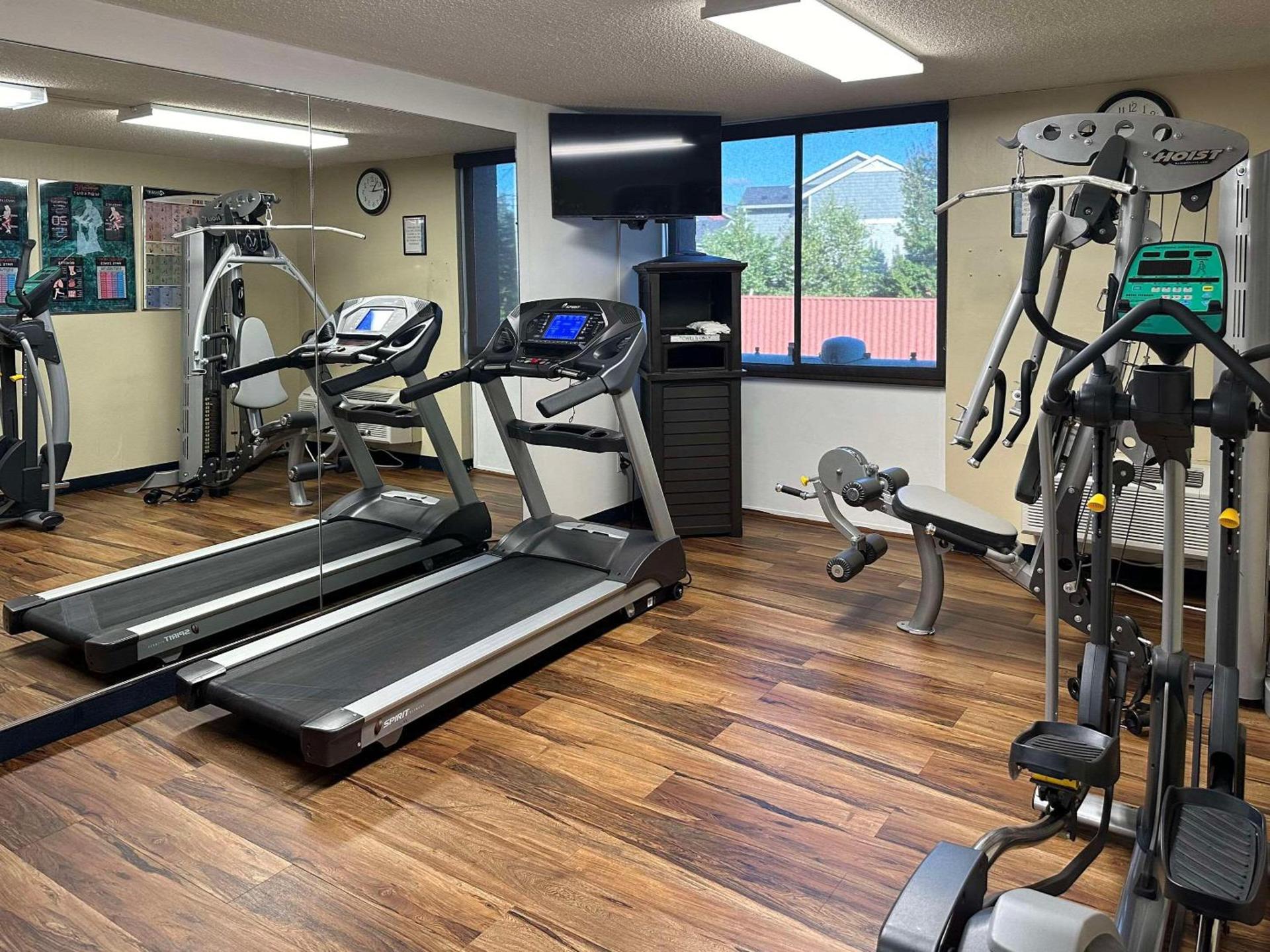 Quality Inn & Suites Everett photo 43
