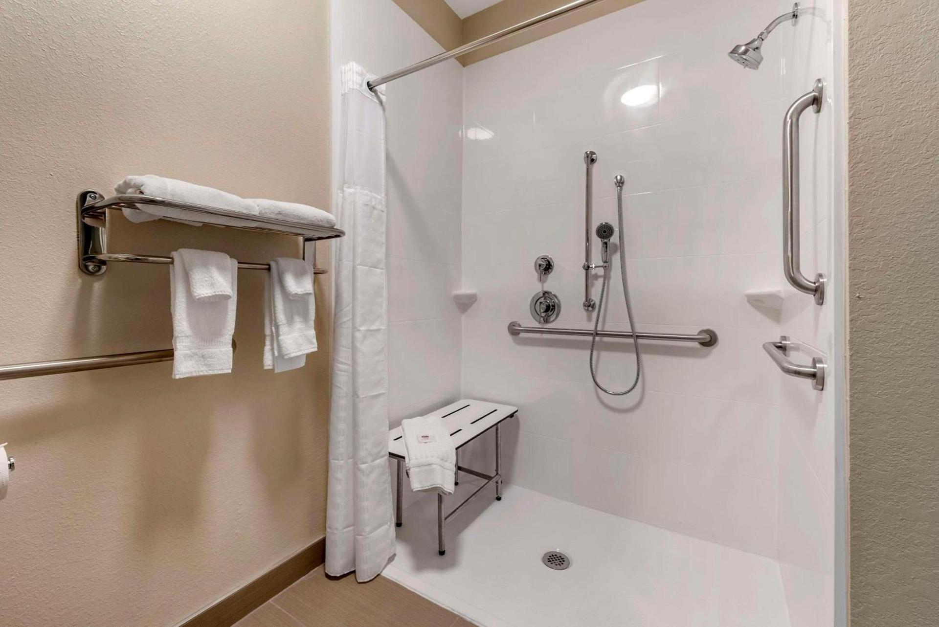 Comfort Inn & Suites Middletown - Franklin photo 9