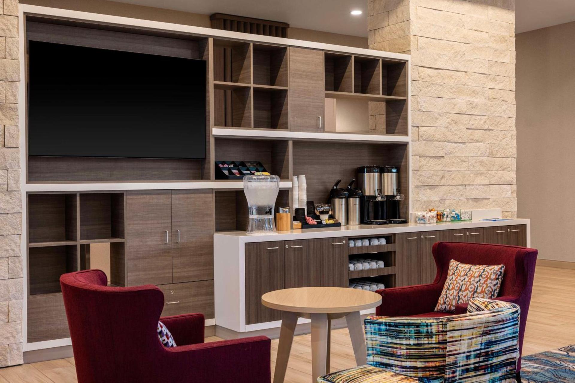 Home2 Suites By Hilton Marina photo 4