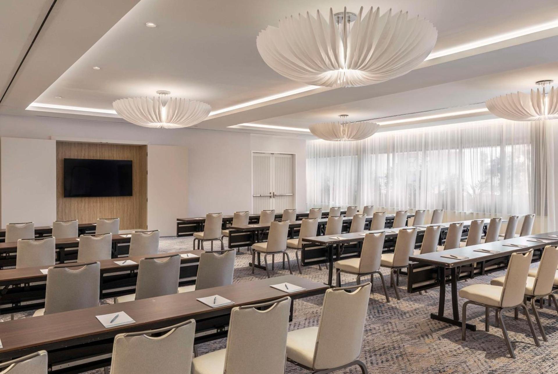 The Singer Oceanfront Resort, Curio Collection by Hilton photo 51