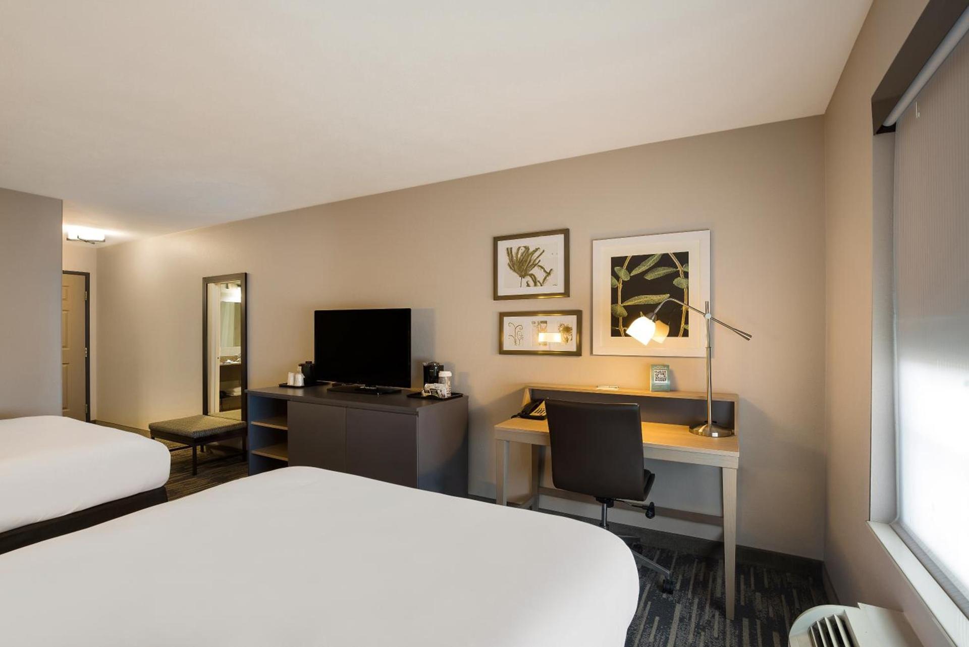 Country Inn & Suites by Radisson, Marion, IL photo 64