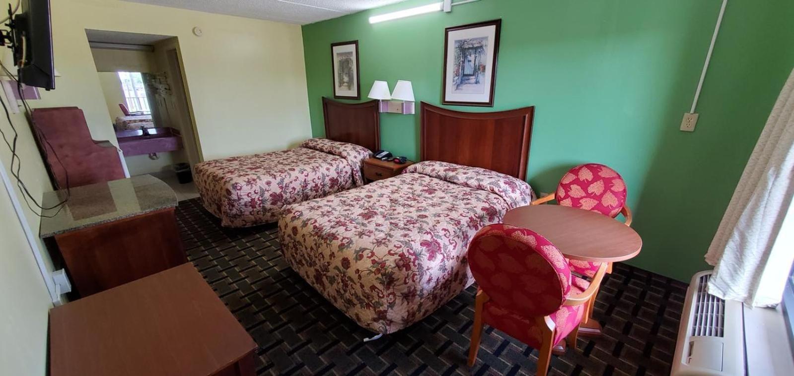 Regency Inn photo 2