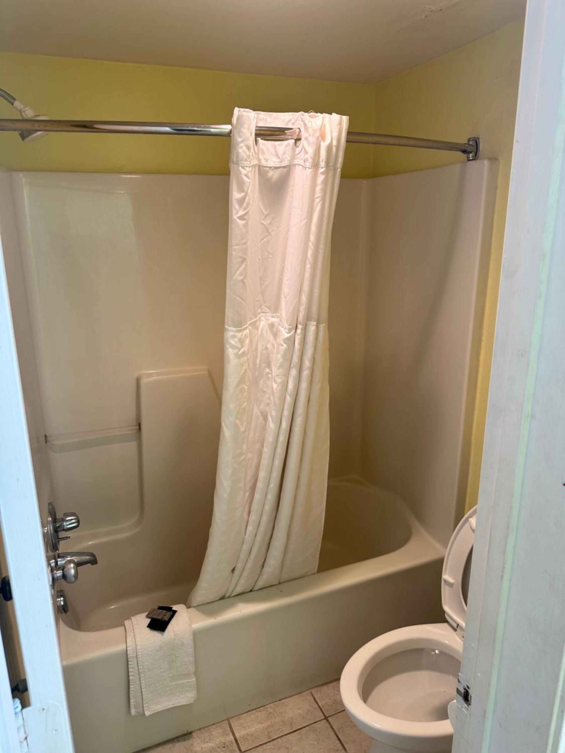 Regency Inn photo 4