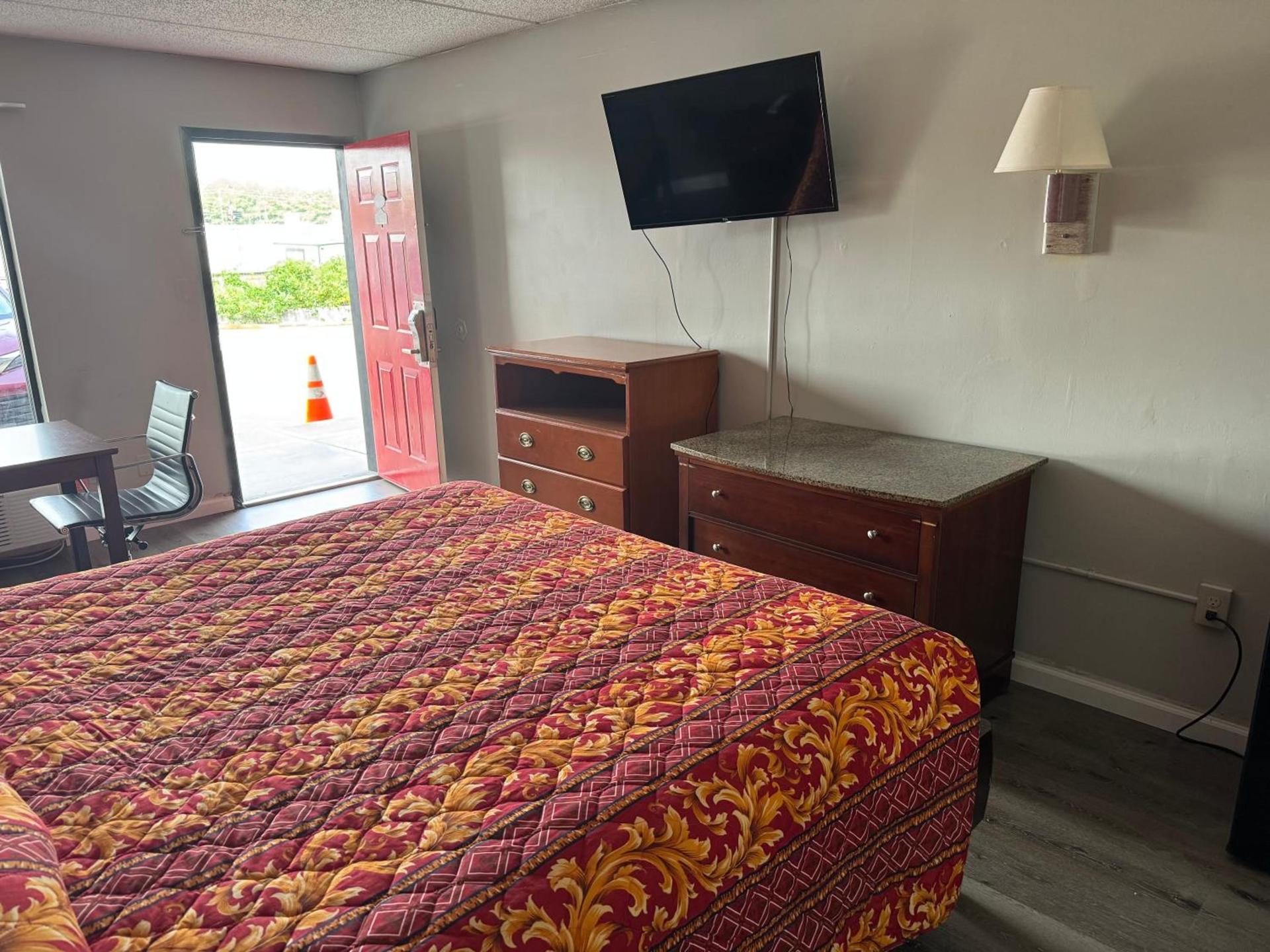 Regency Inn photo 6