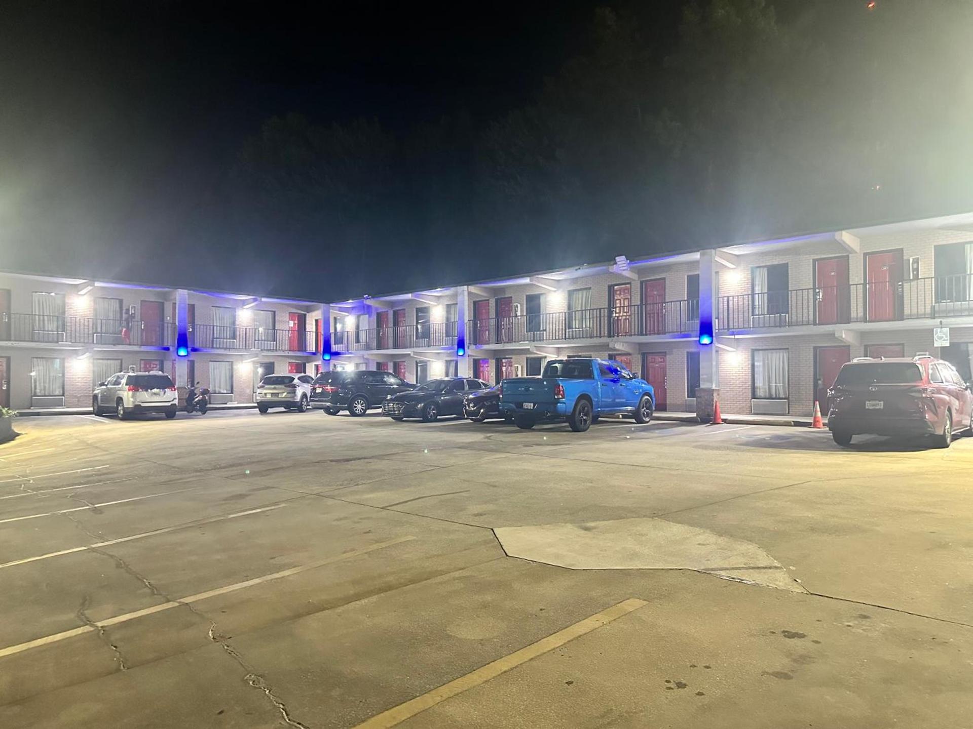 Regency Inn photo 8