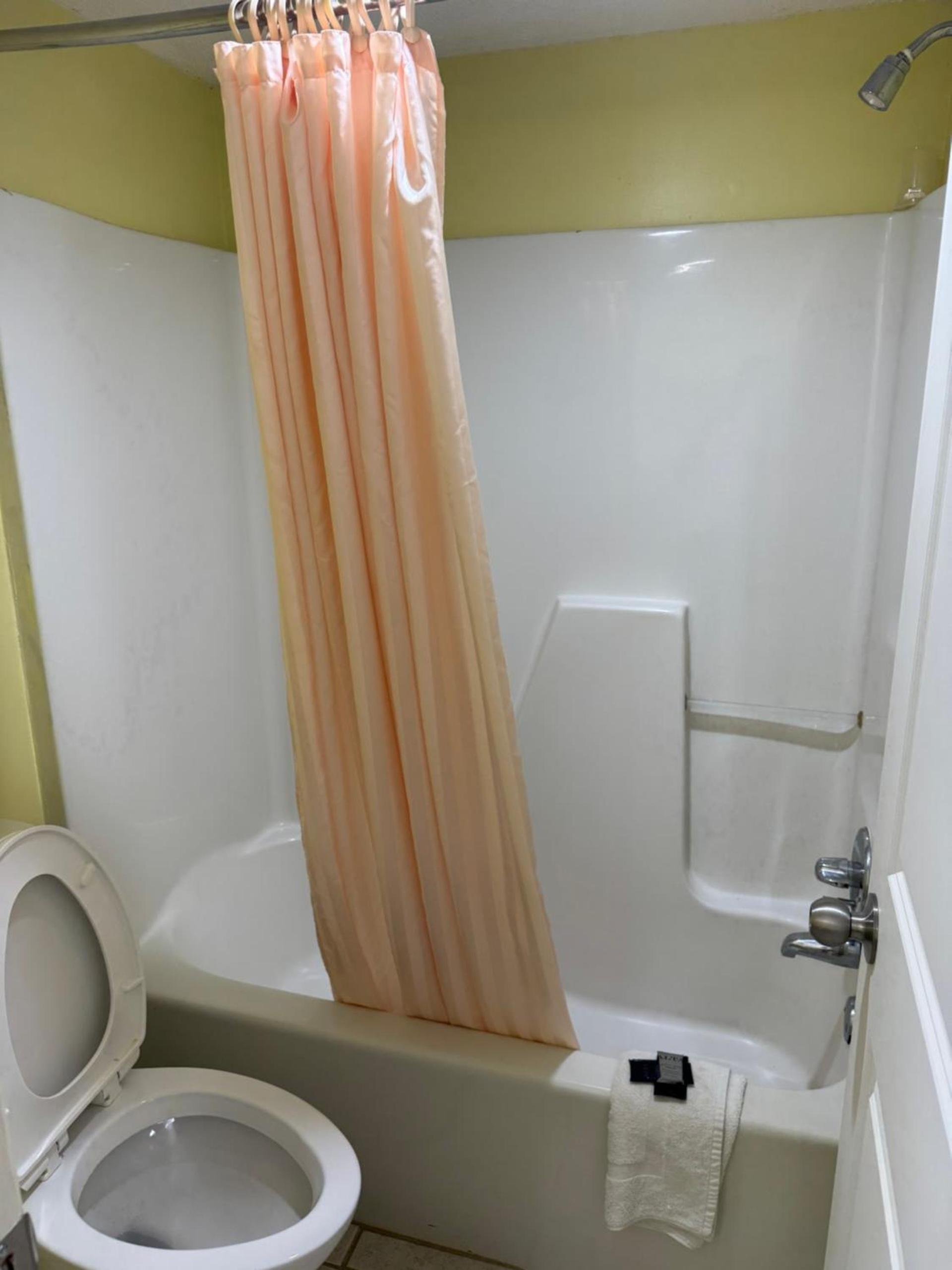 Regency Inn photo 9