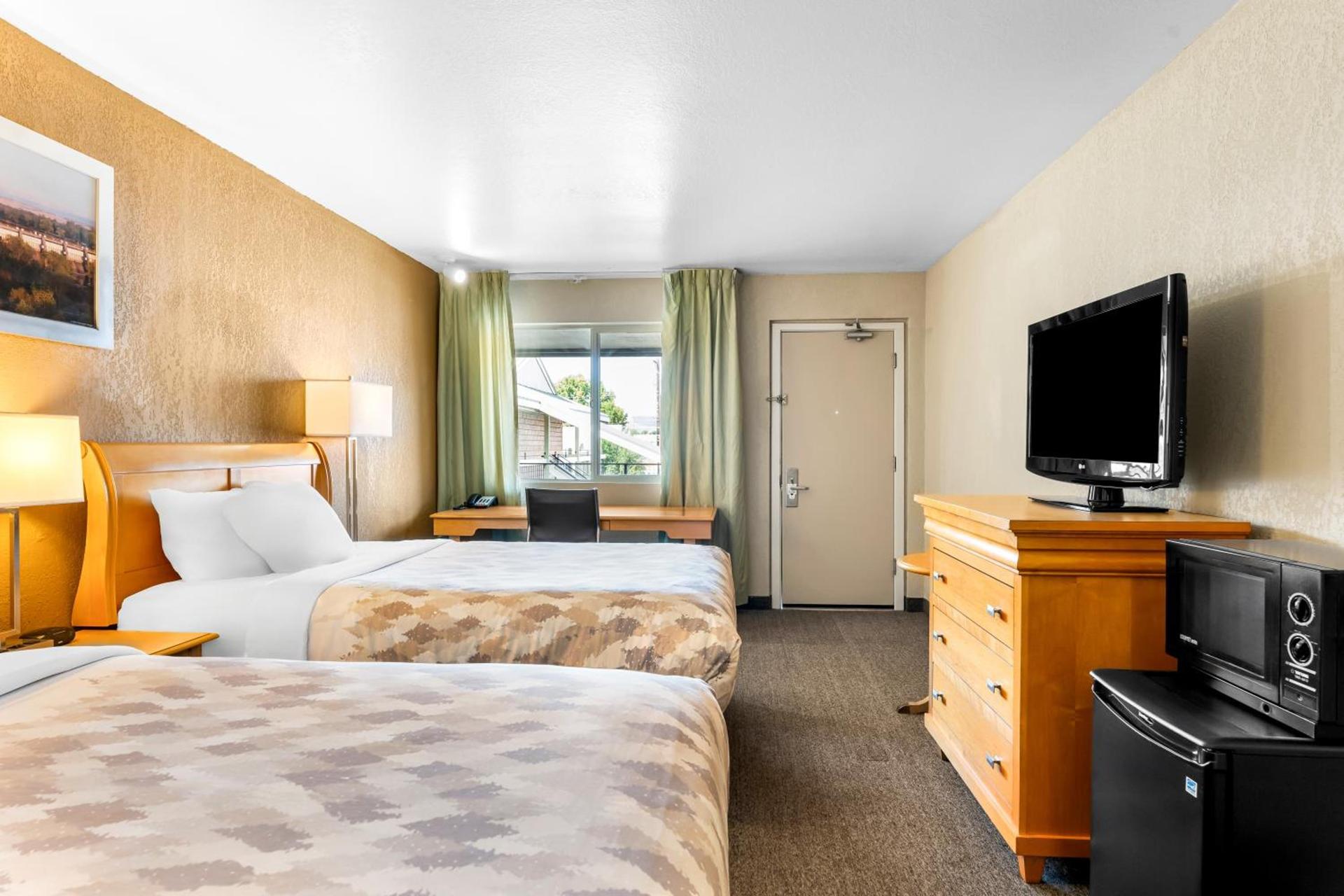 Americas Best Value Inn Yakima photo 25