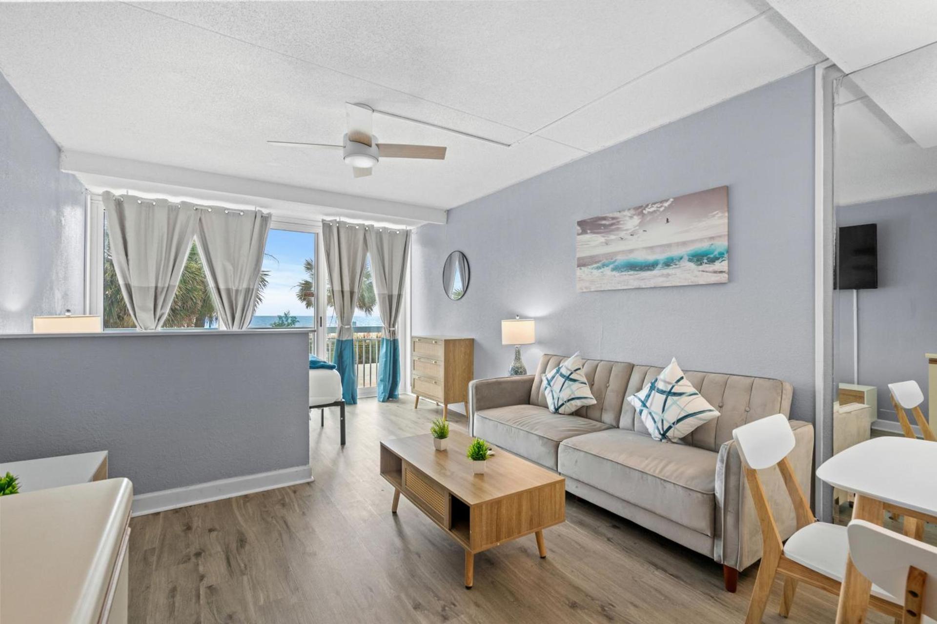 Yachtsman Oceanfront Resort photo 96