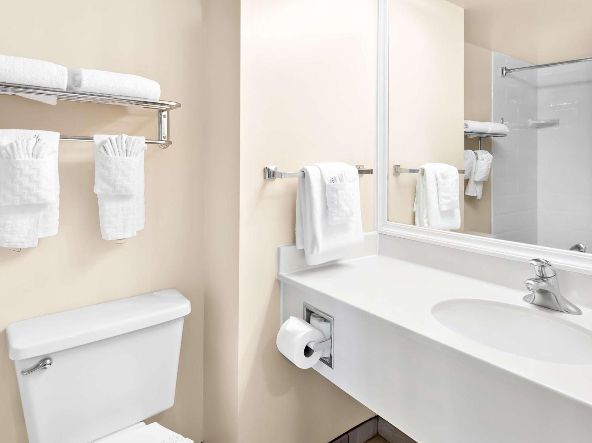 Best Western Potomac Mills photo 35