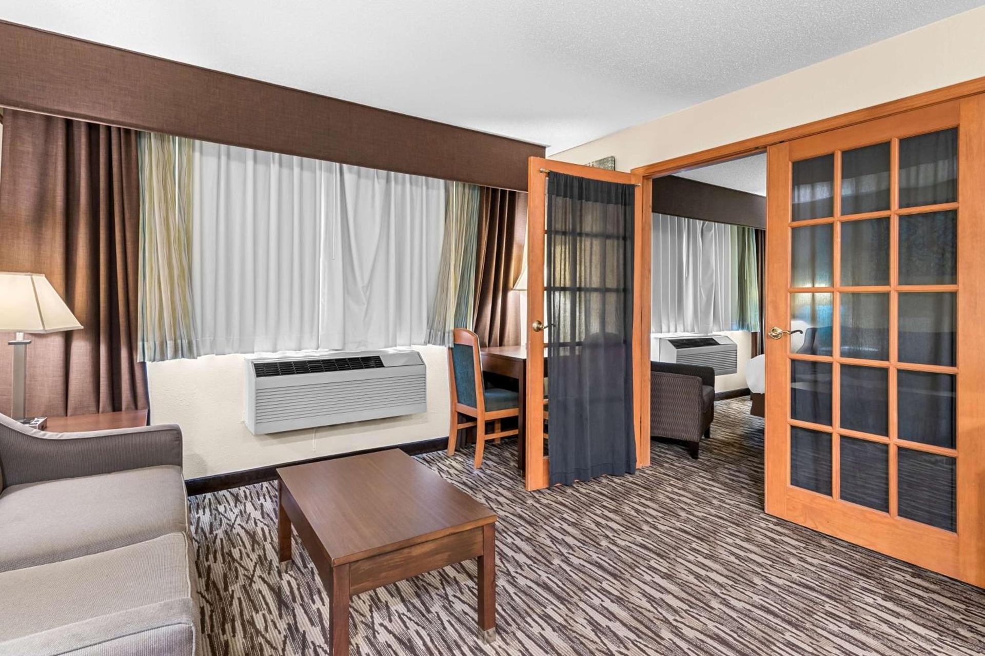 Best Western Baraboo Inn photo 33