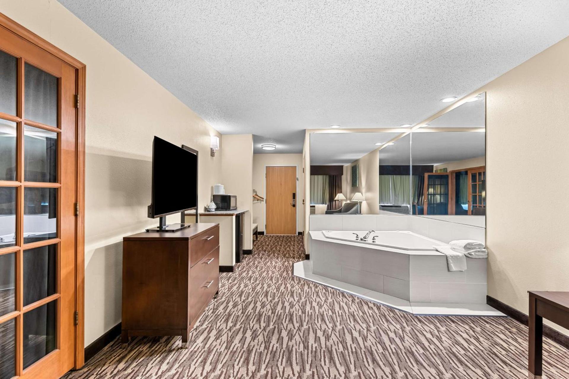 Best Western Baraboo Inn photo 34