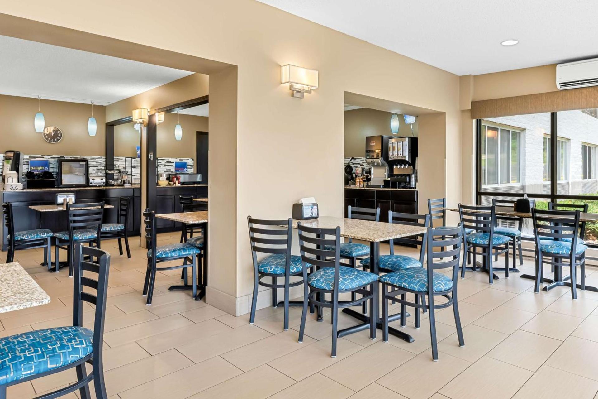 Best Western Baraboo Inn photo 44