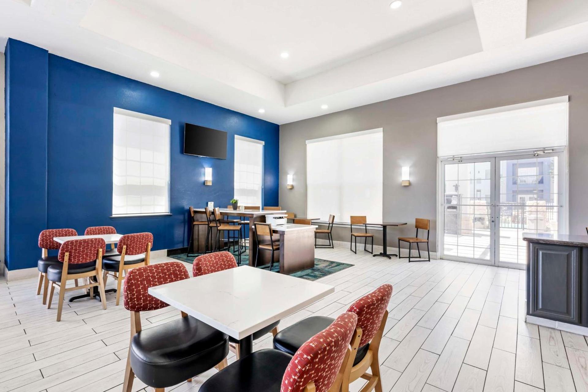 Best Western Lubbock West Inn & Suites photo 9
