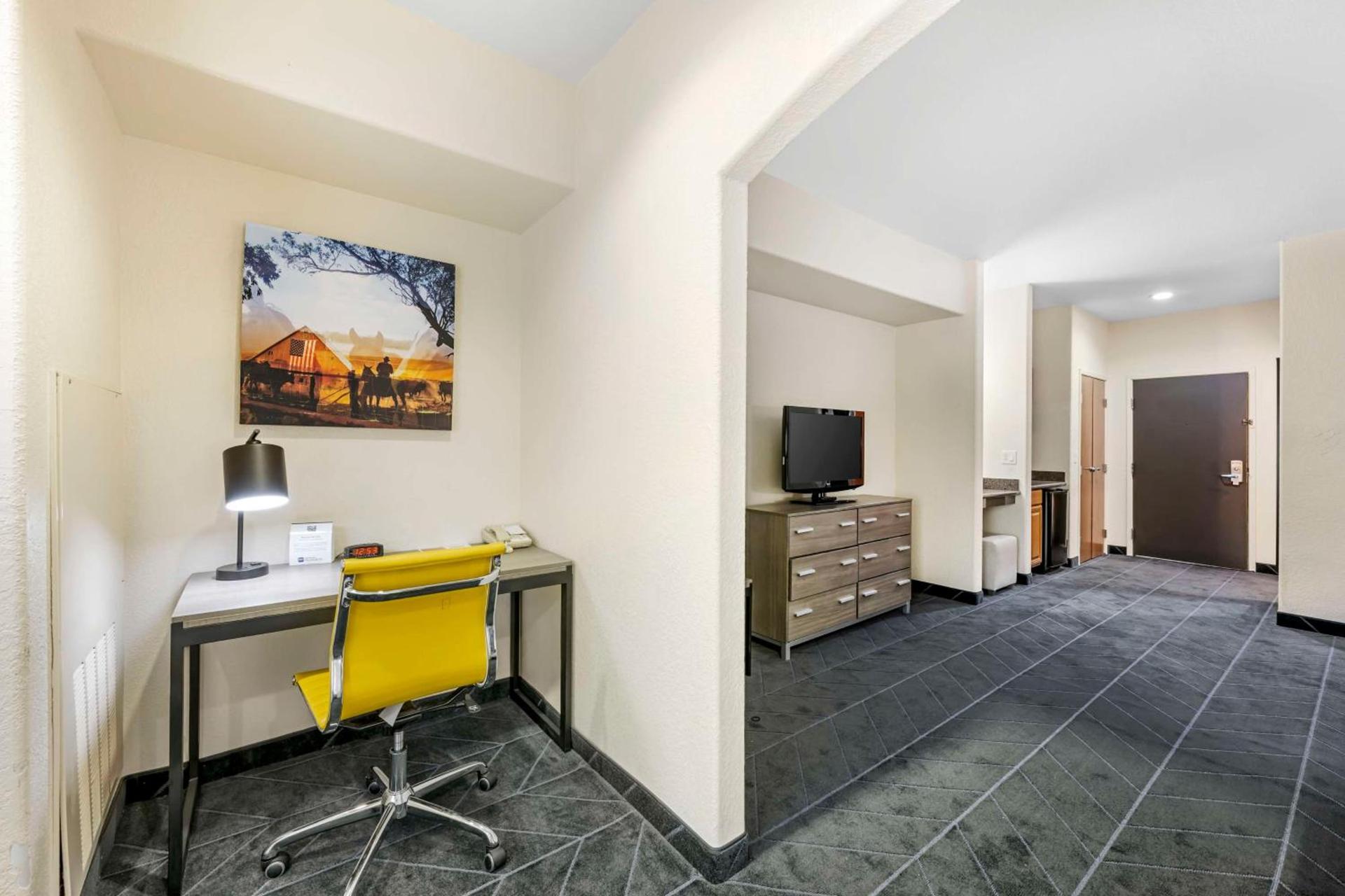 Best Western Lubbock West Inn & Suites photo 16