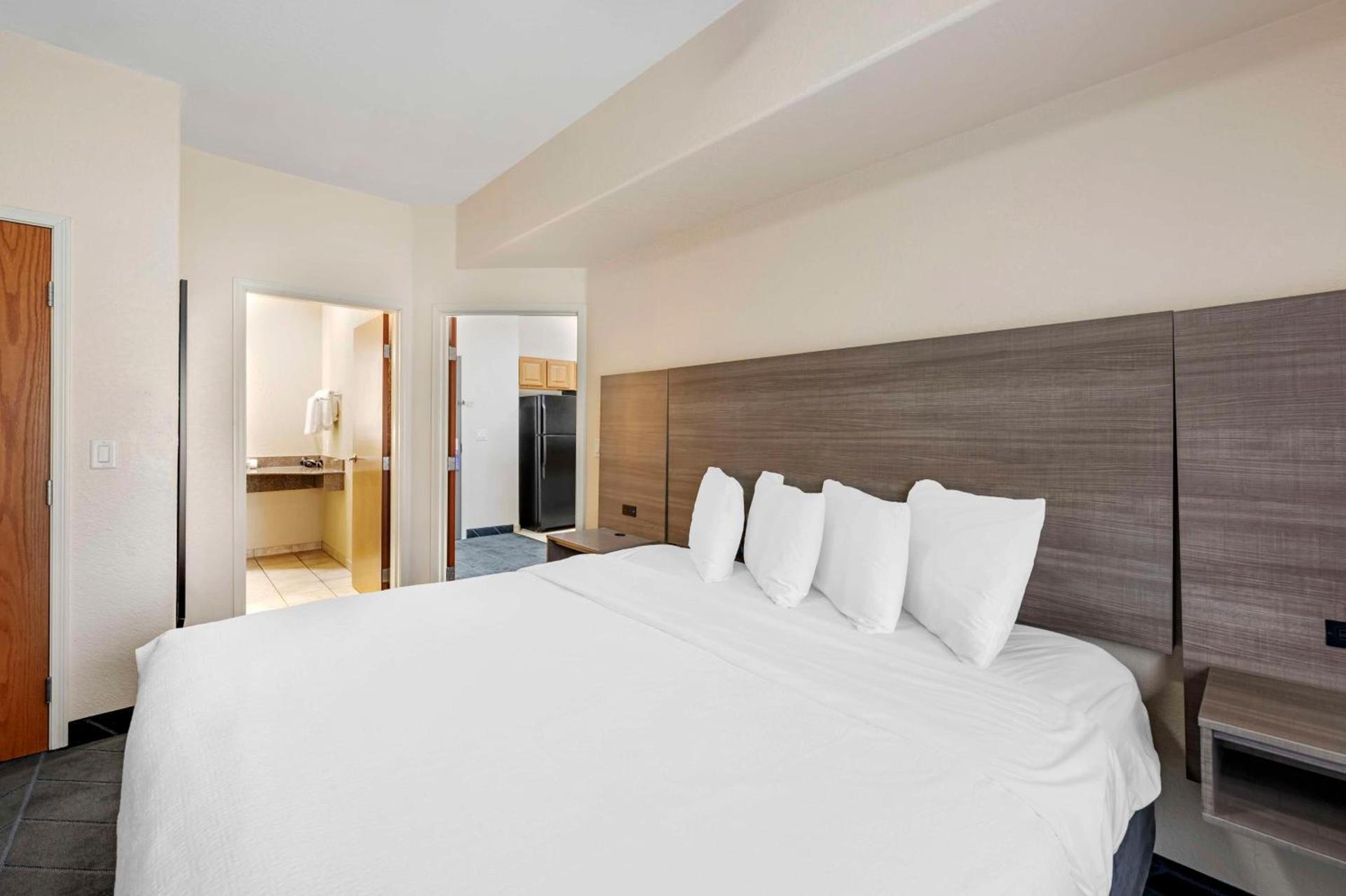 Best Western Lubbock West Inn & Suites photo 19