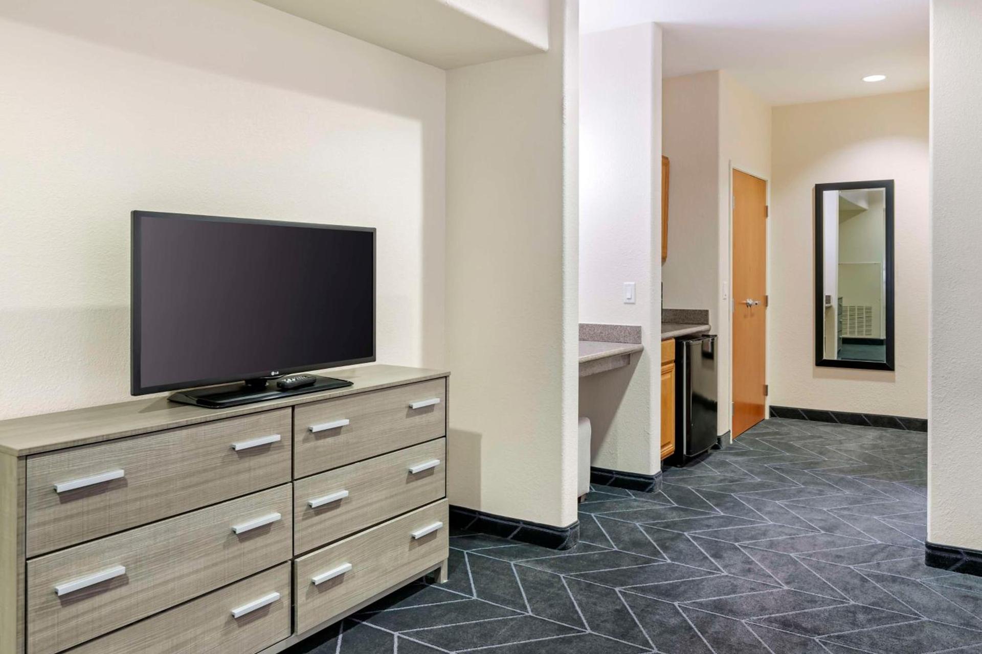 Best Western Lubbock West Inn & Suites photo 22