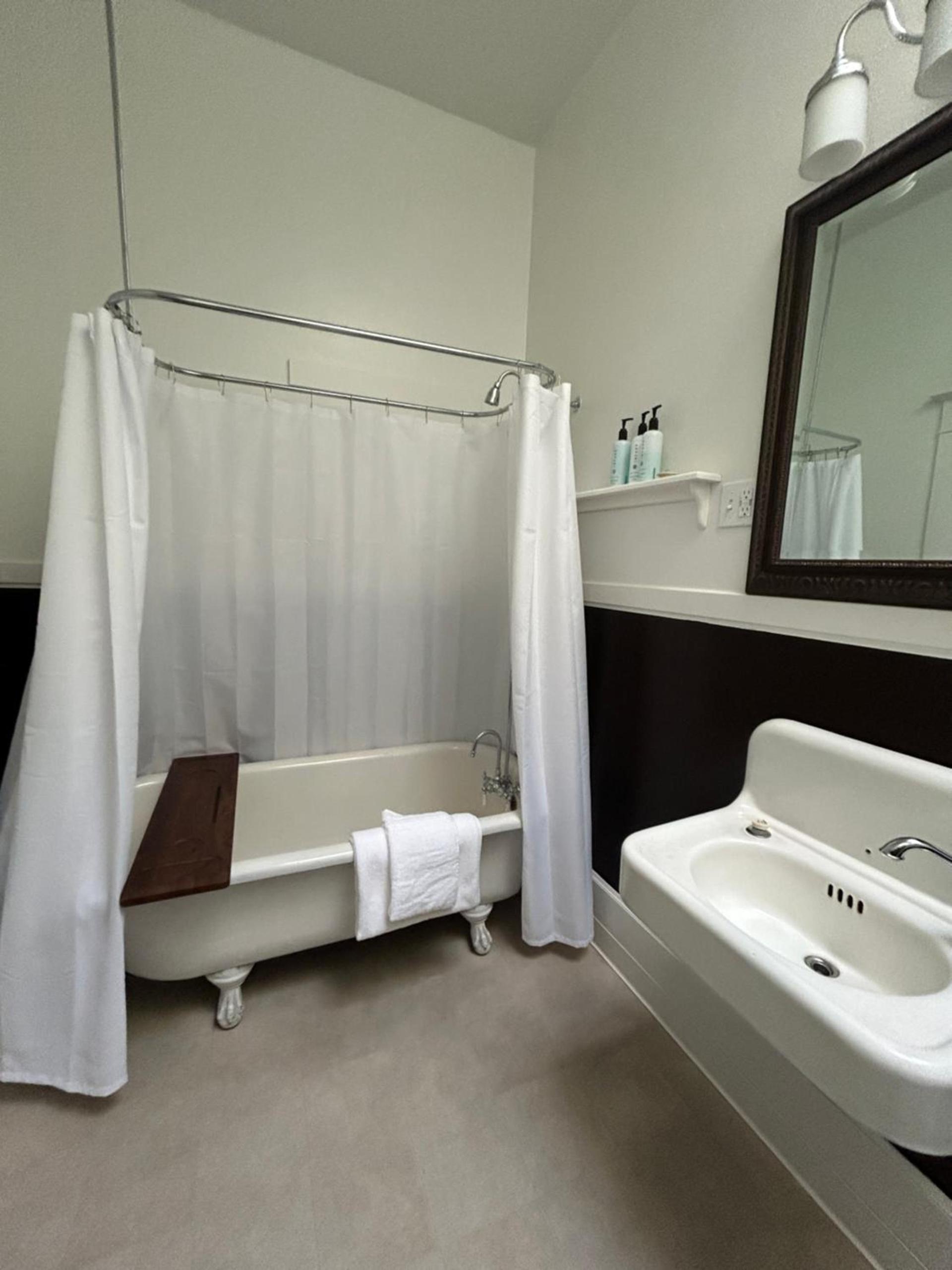 The Columbia Hotel photo 15