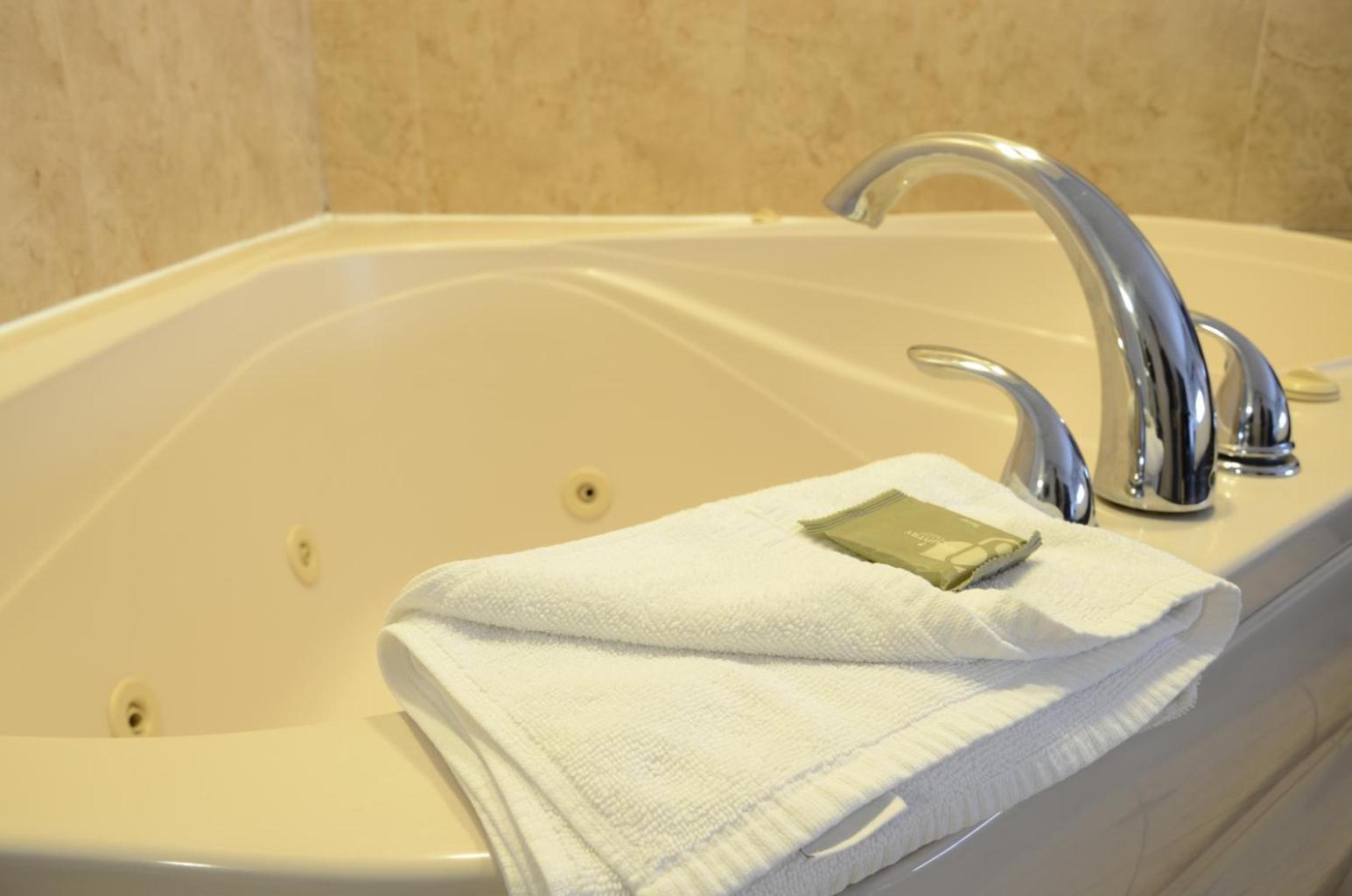 Country Inn & Suites by Radisson, Jacksonville - Orange Park photo 40