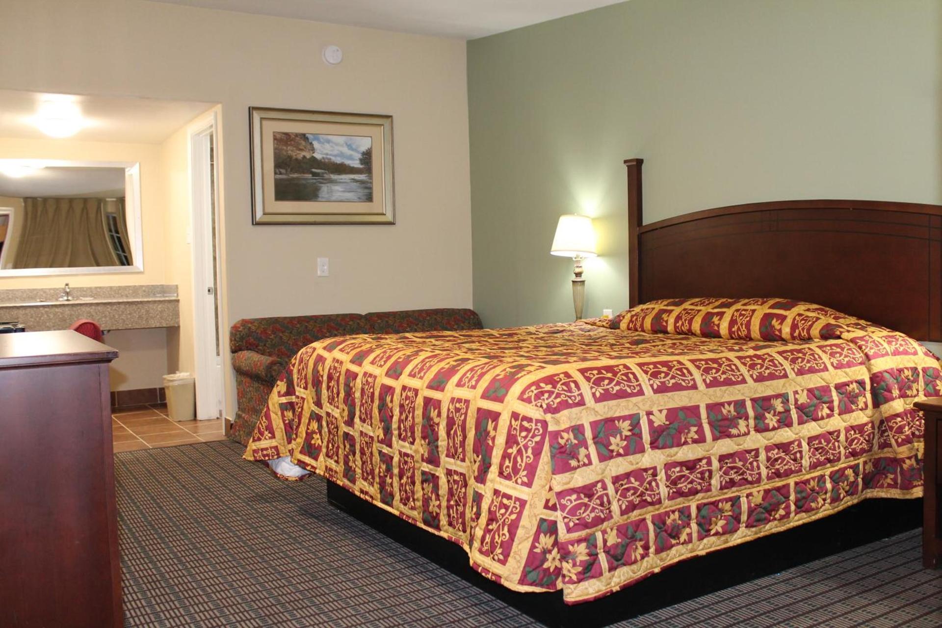 American Inn & Suites photo 9