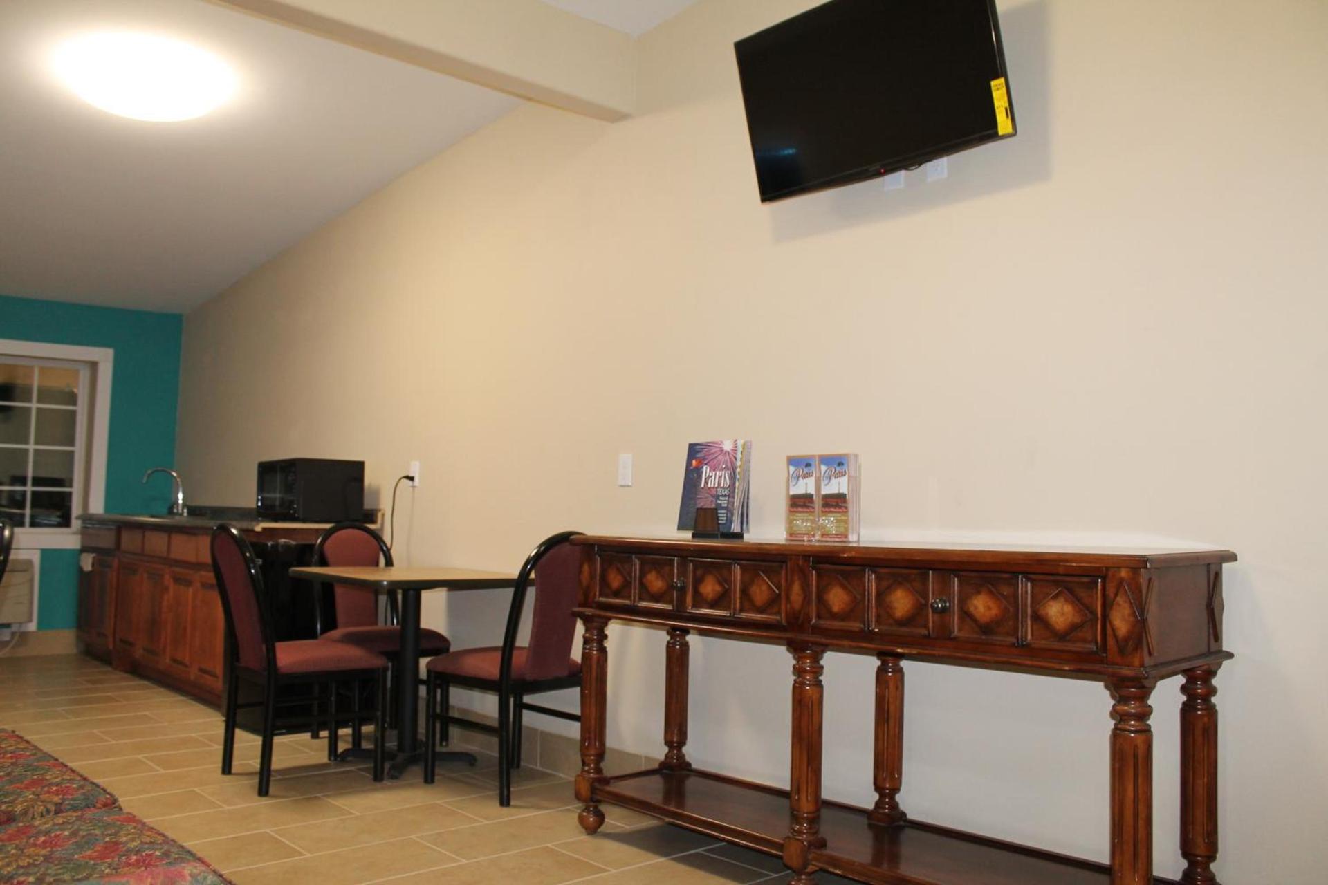 American Inn & Suites photo 21