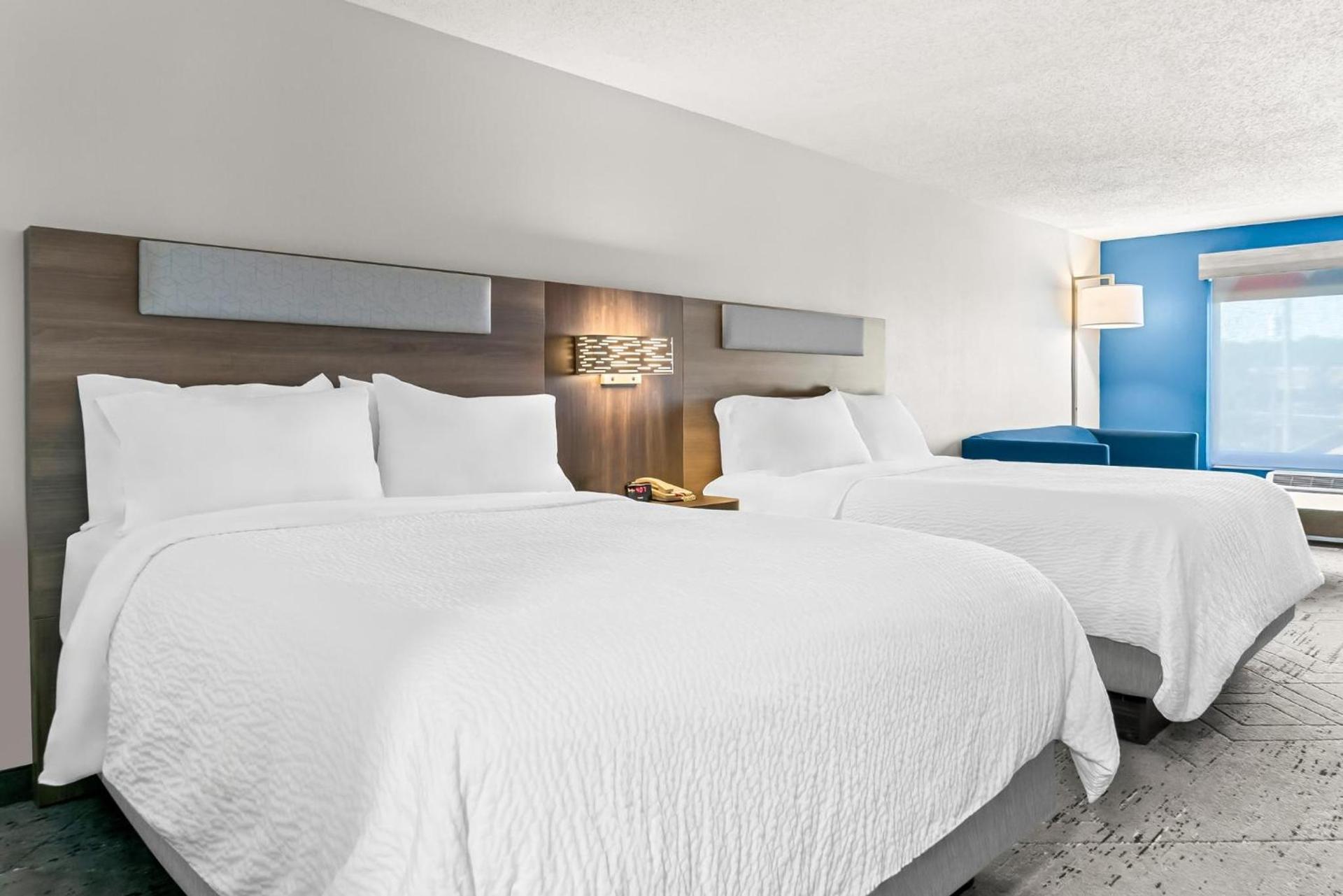 Holiday Inn Express & Suites Detroit - Novi by IHG photo 17