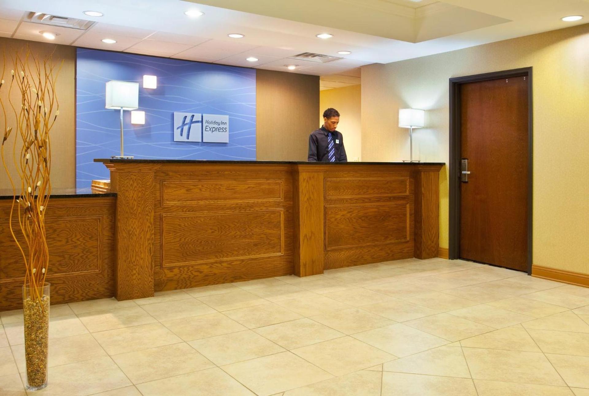 Holiday Inn Express Hotel & Suites Chicago South Lansing by IHG photo 27
