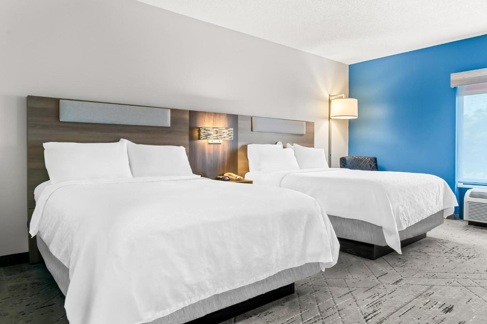 Holiday Inn Express & Suites Detroit - Novi by IHG photo 22