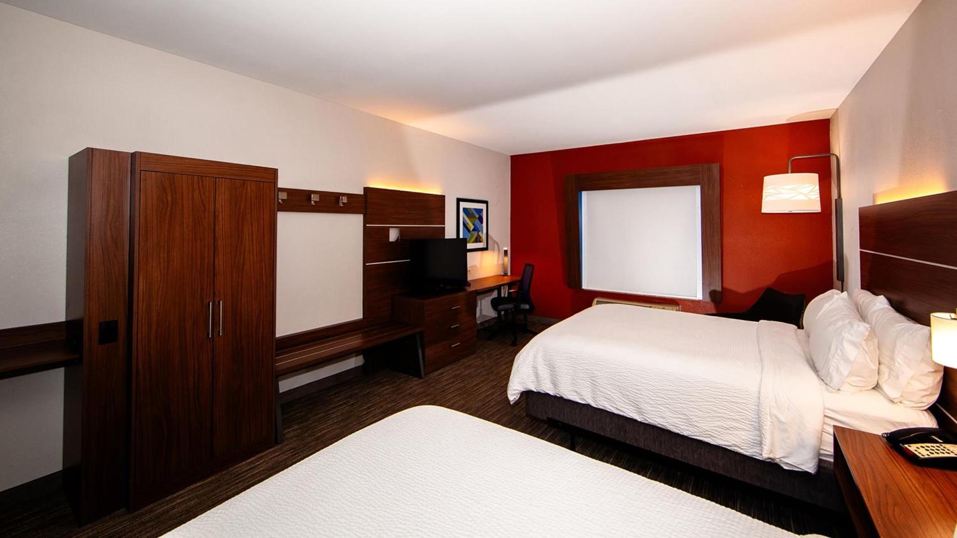 Holiday Inn Express Hotel & Suites Chicago South Lansing by IHG photo 49