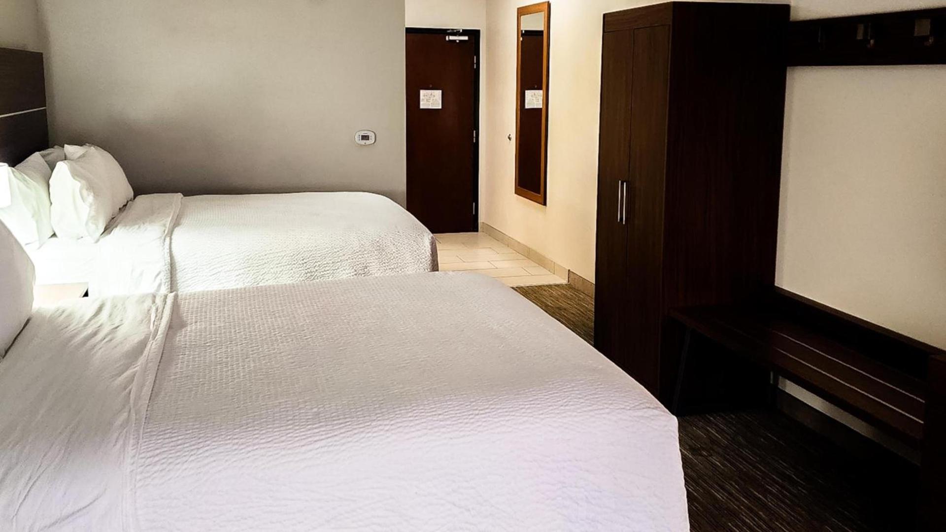 Holiday Inn Express Hotel & Suites Chicago South Lansing by IHG photo 38
