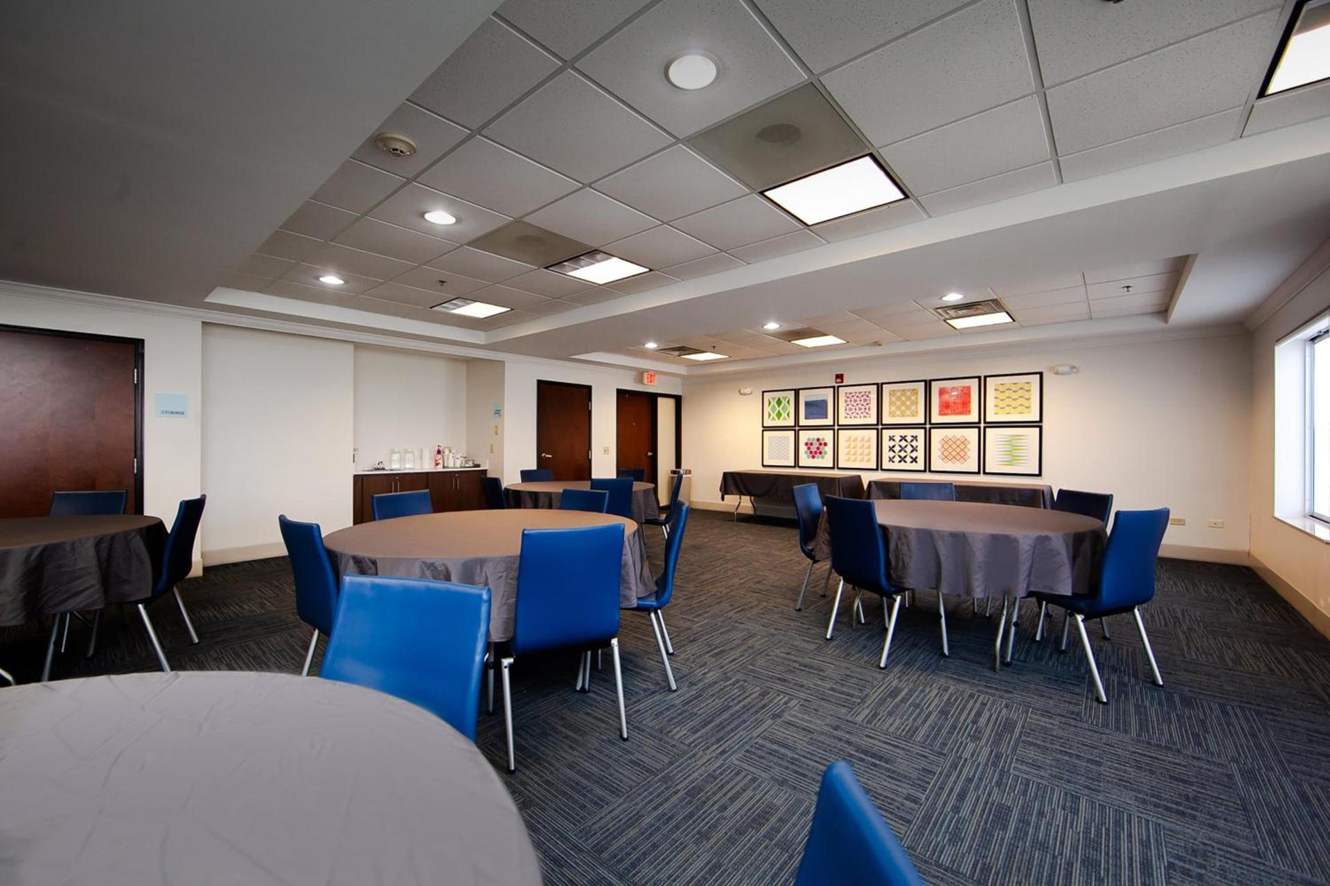 Holiday Inn Express Hotel & Suites Chicago South Lansing by IHG photo 45