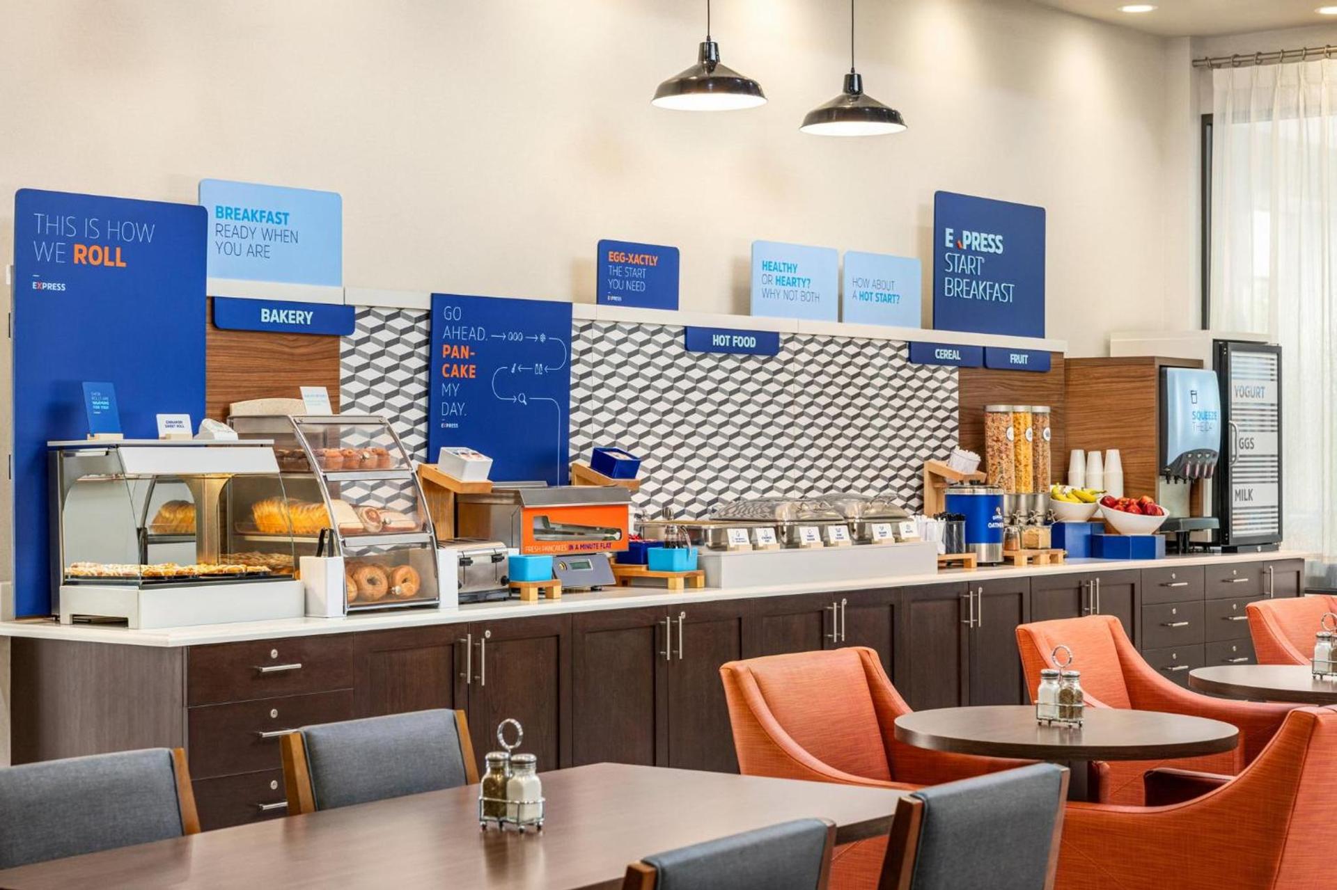 Holiday Inn Express Hotel & Suites Indianapolis W - Airport Area by IHG photo 46