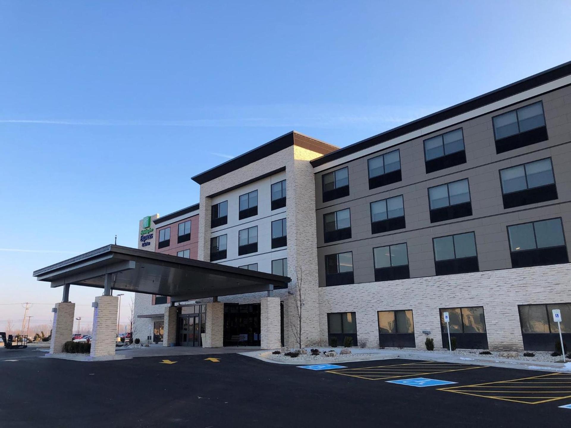 Holiday Inn Express & Suites Racine by IHG photo 16
