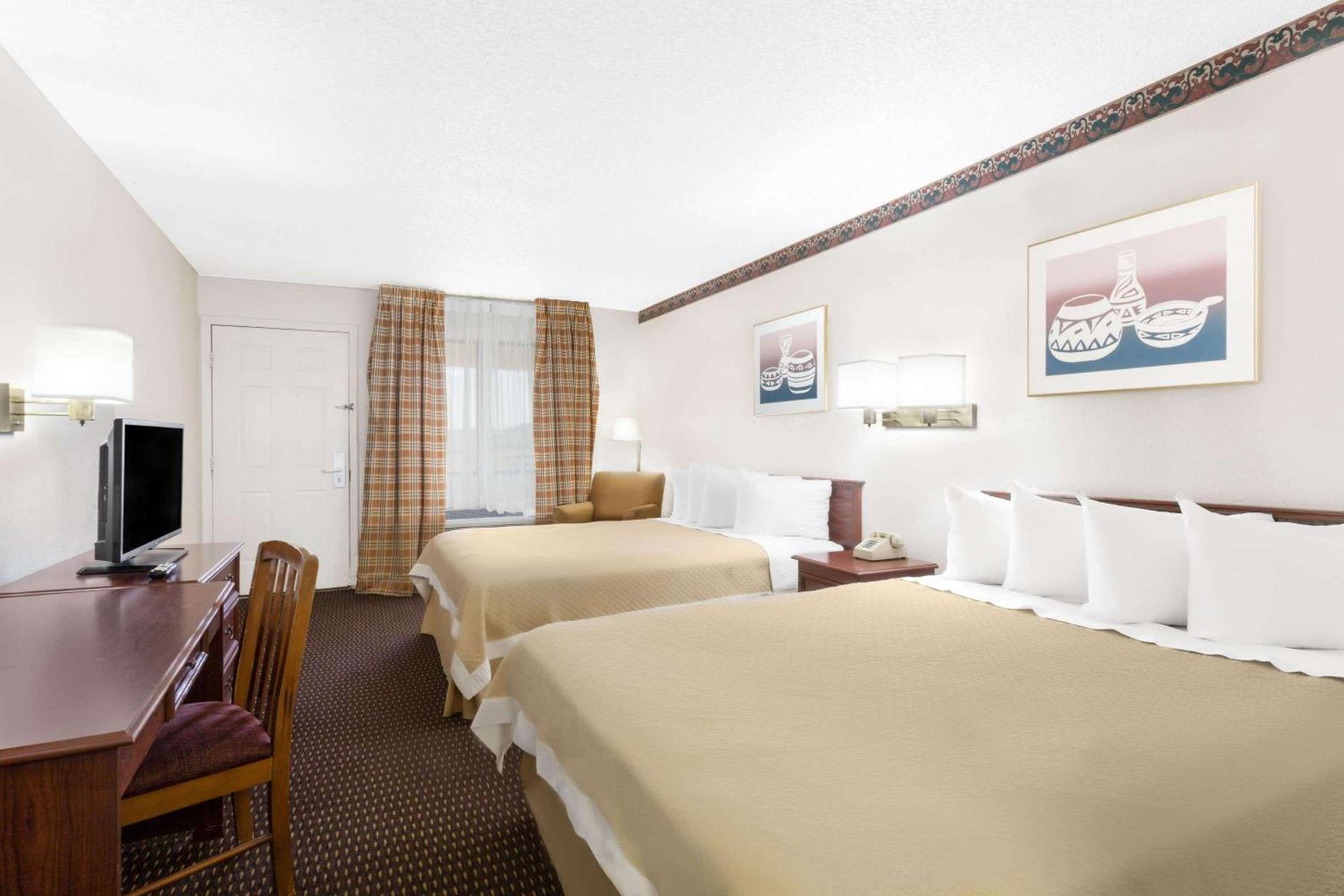 Days Inn by Wyndham Kingman West photo 10