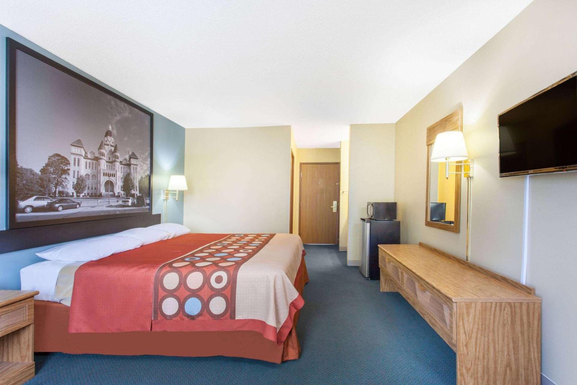 Super 8 by Wyndham Carthage photo 7