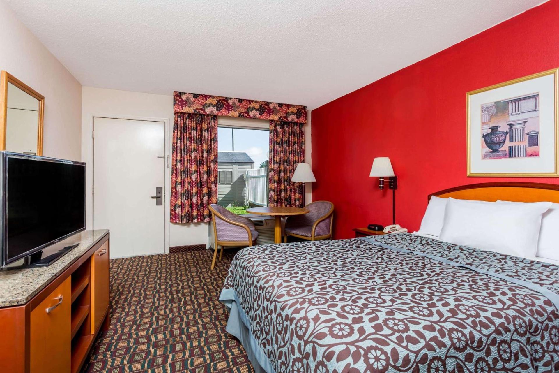 Days Inn by Wyndham Augusta Wheeler Road photo 14