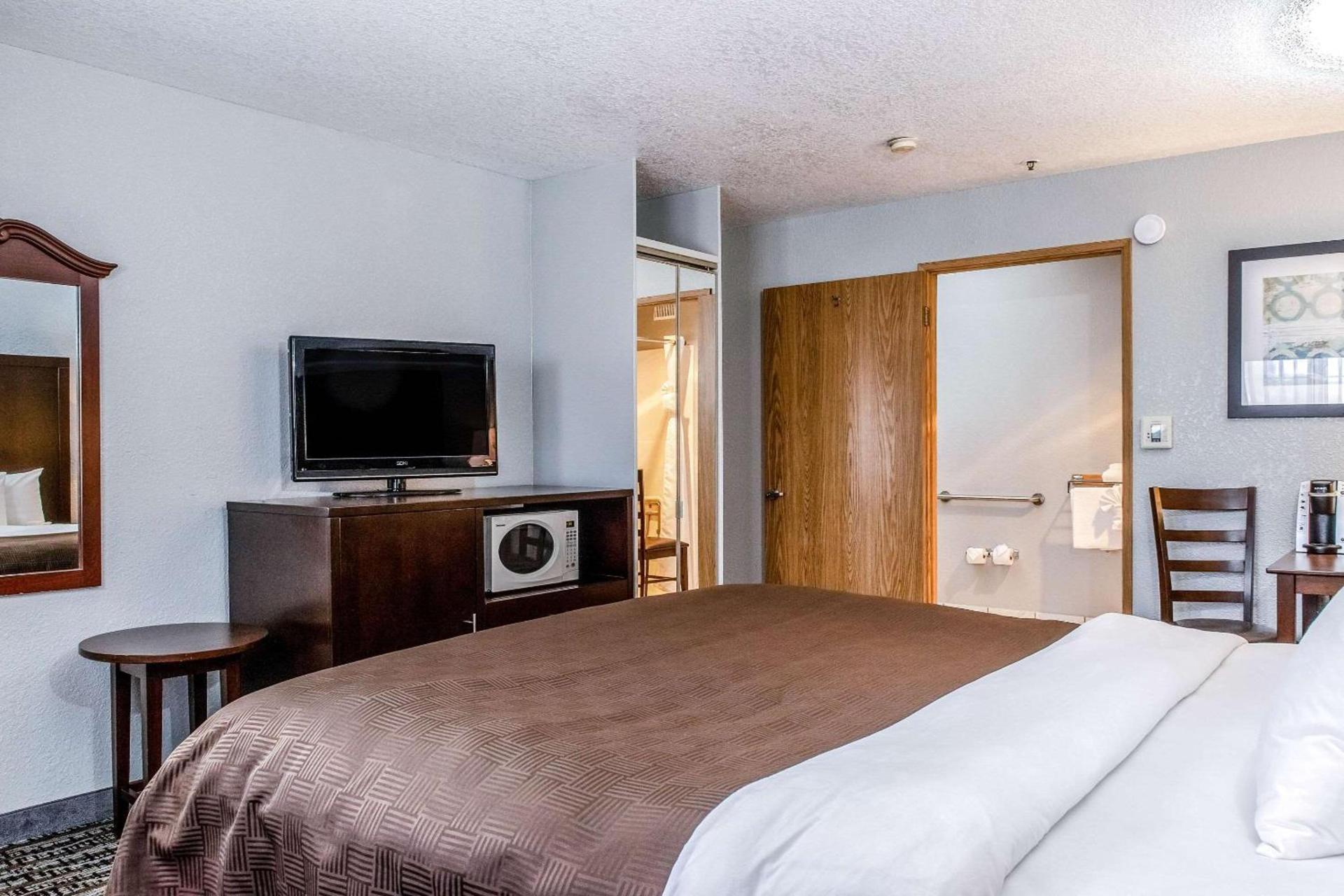 Clarion Hotel By Humboldt Bay photo 8