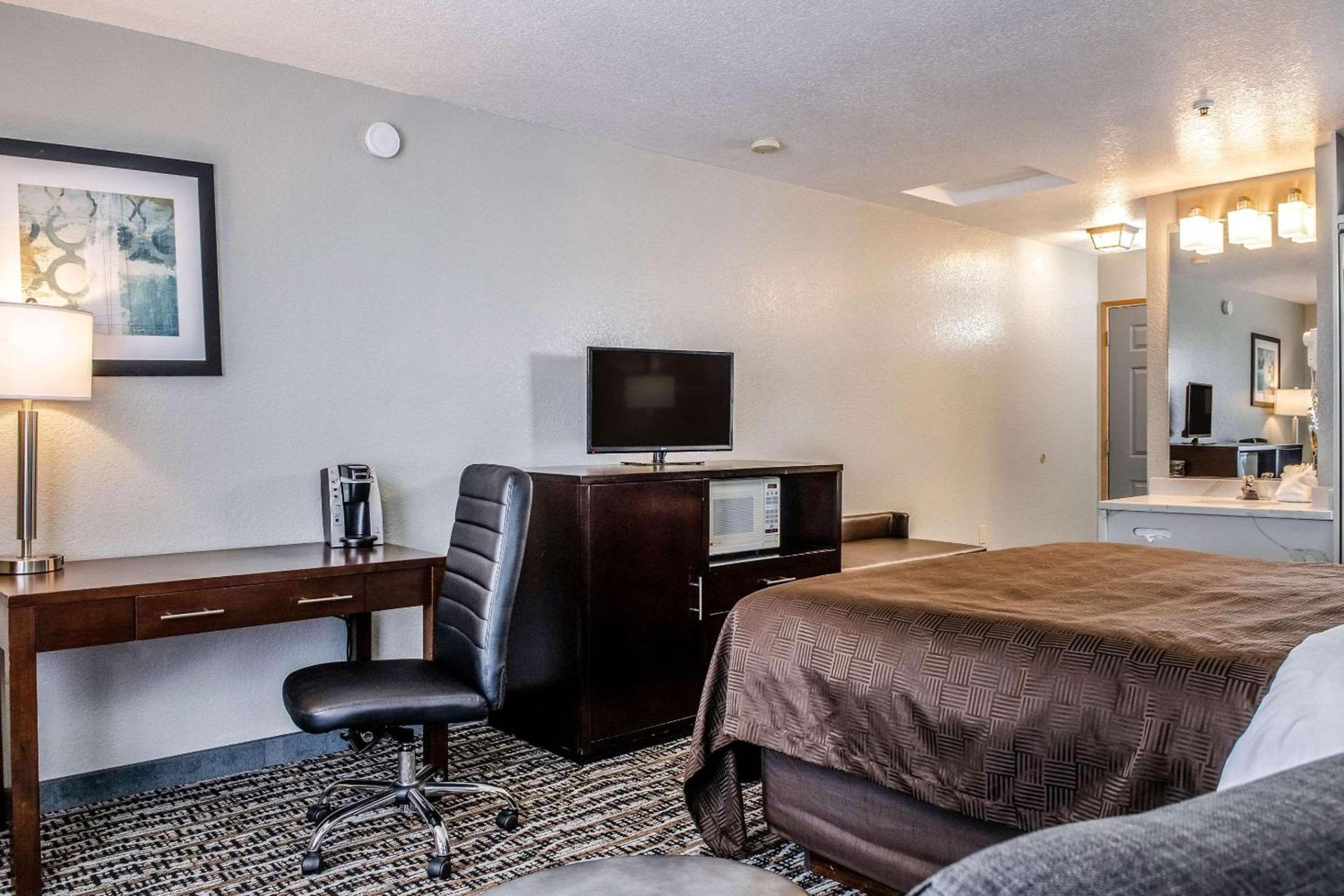 Clarion Hotel By Humboldt Bay photo 2