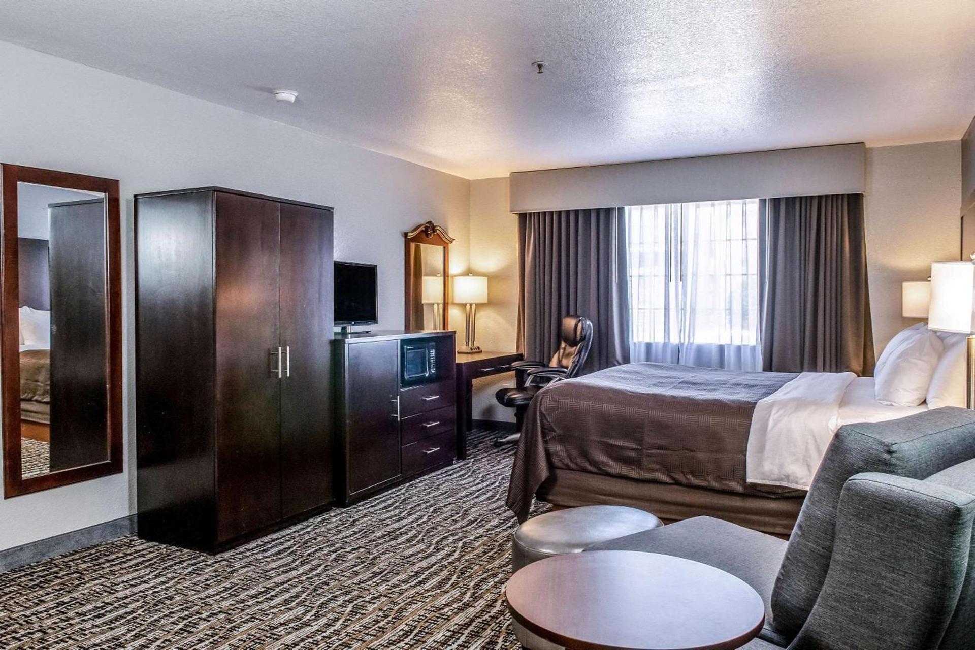 Clarion Hotel By Humboldt Bay photo 19