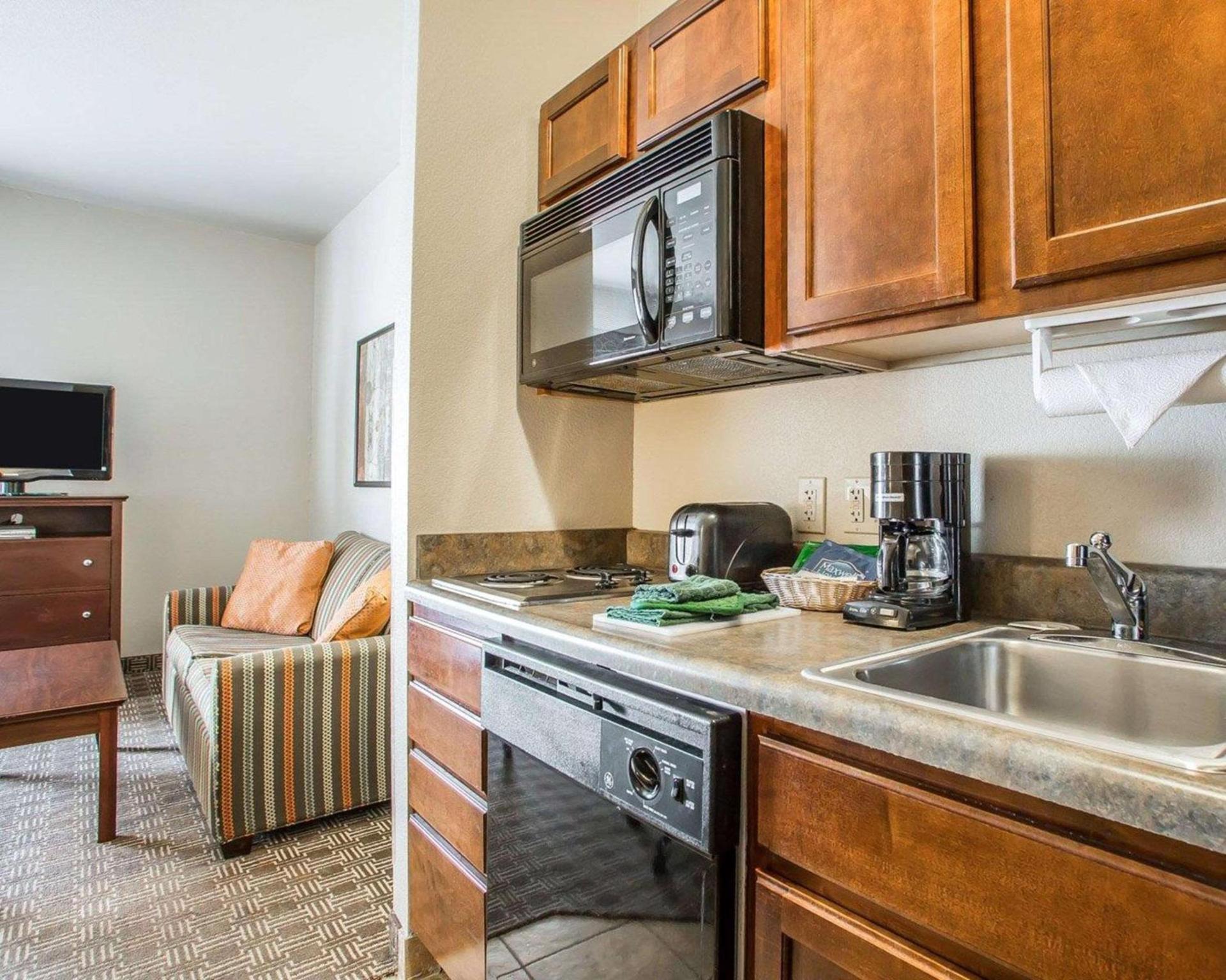 MainStay Suites St Robert - Fort Leonard Wood photo 70