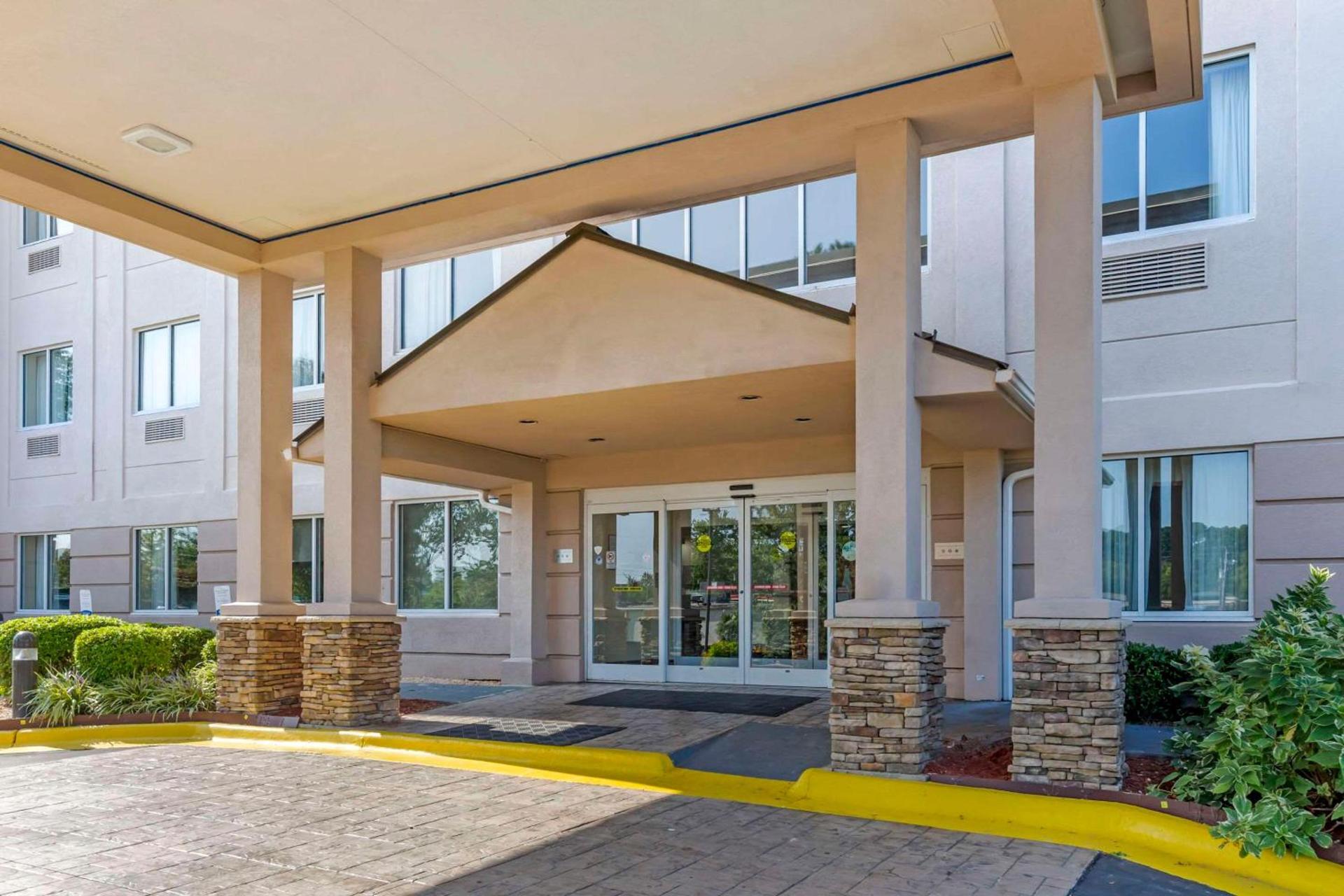 Comfort Suites Raleigh Walnut Creek photo 2