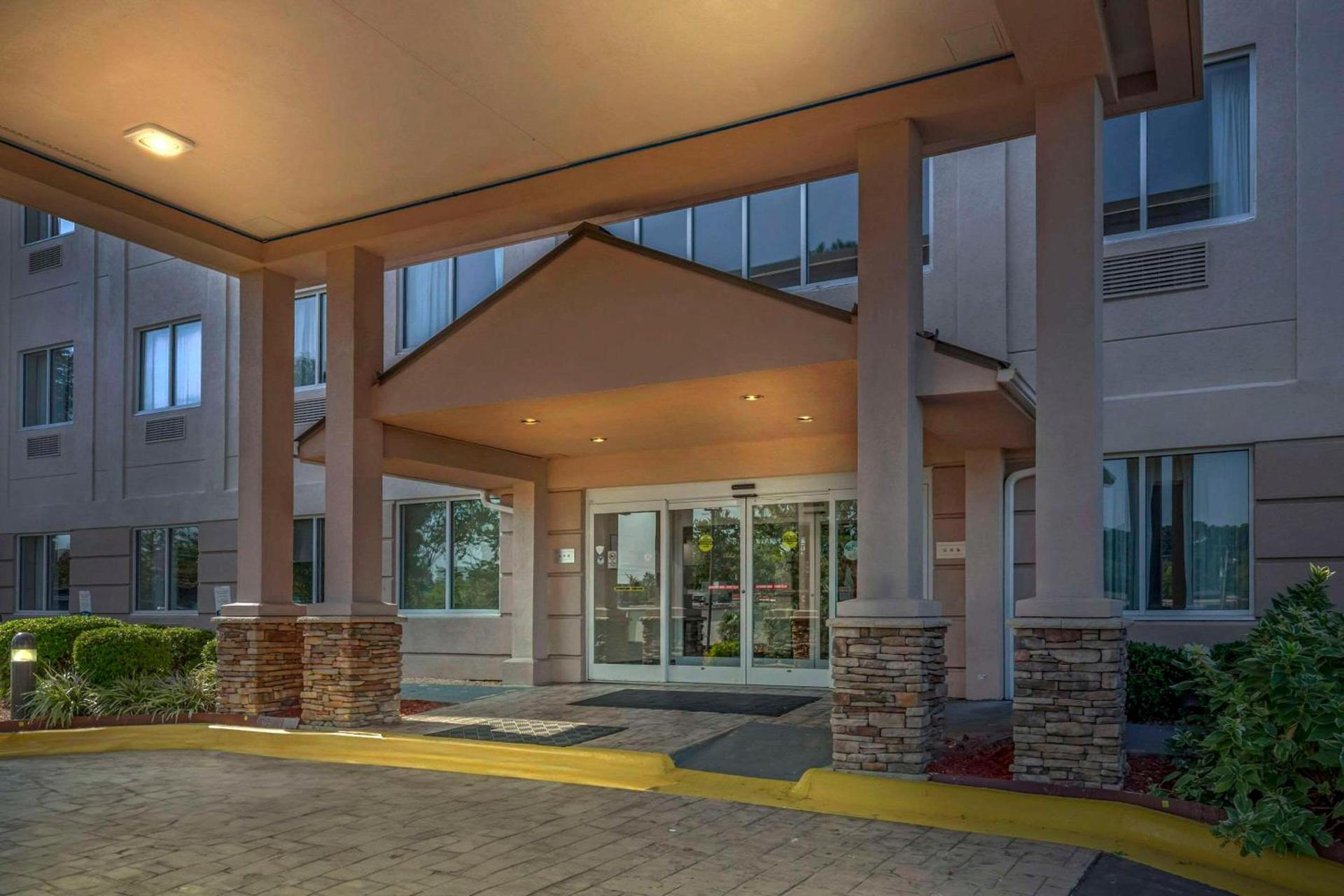 Comfort Suites Raleigh Walnut Creek photo 4