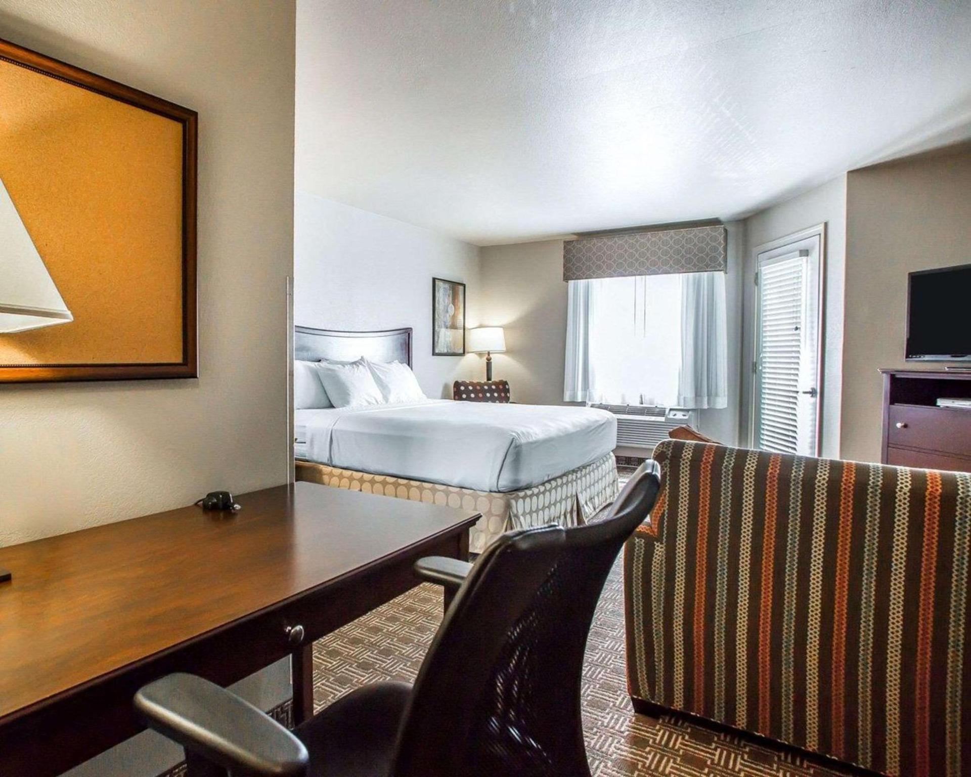 MainStay Suites St Robert - Fort Leonard Wood photo 13