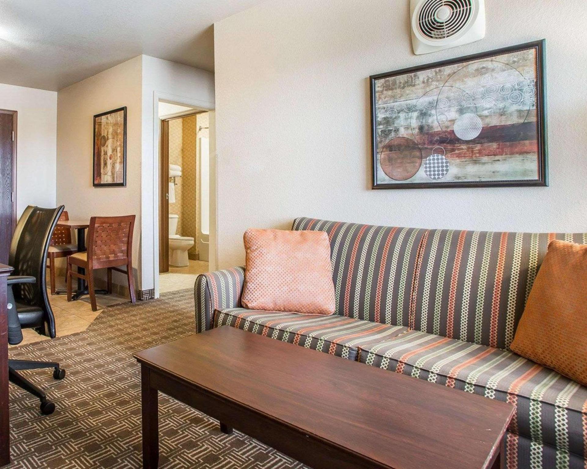 MainStay Suites St Robert - Fort Leonard Wood photo 15