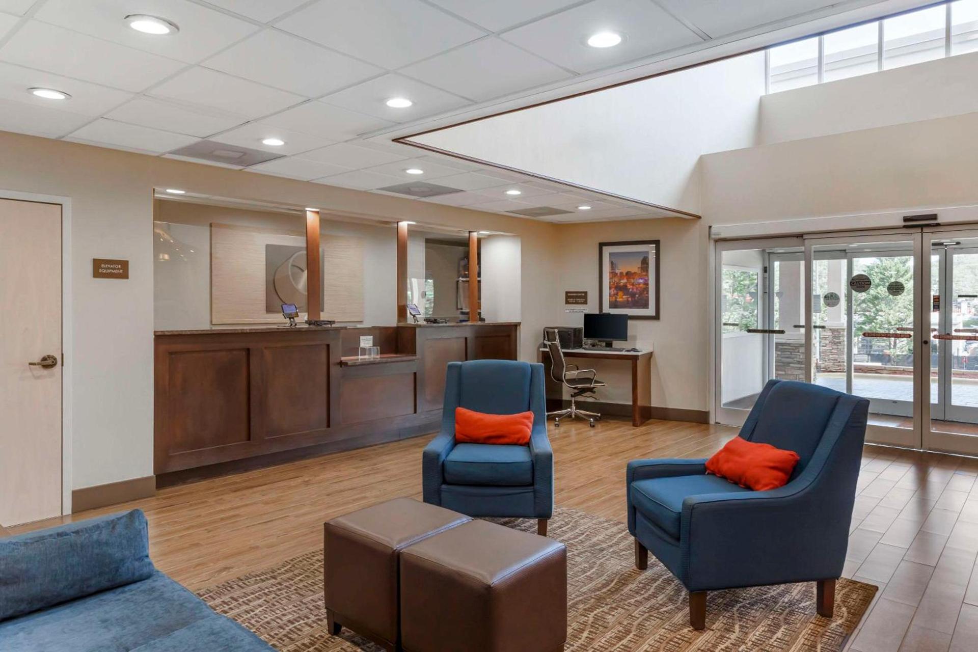 Comfort Suites Raleigh Walnut Creek photo 7