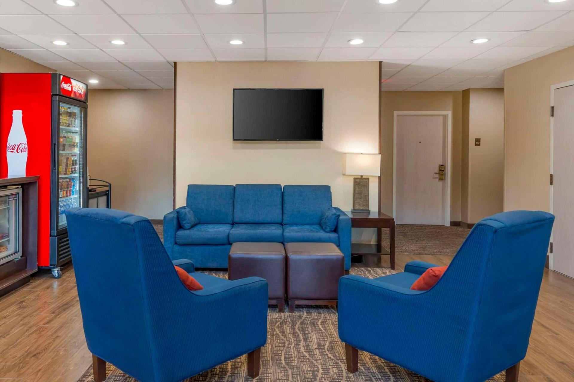 Comfort Suites Raleigh Walnut Creek photo 8