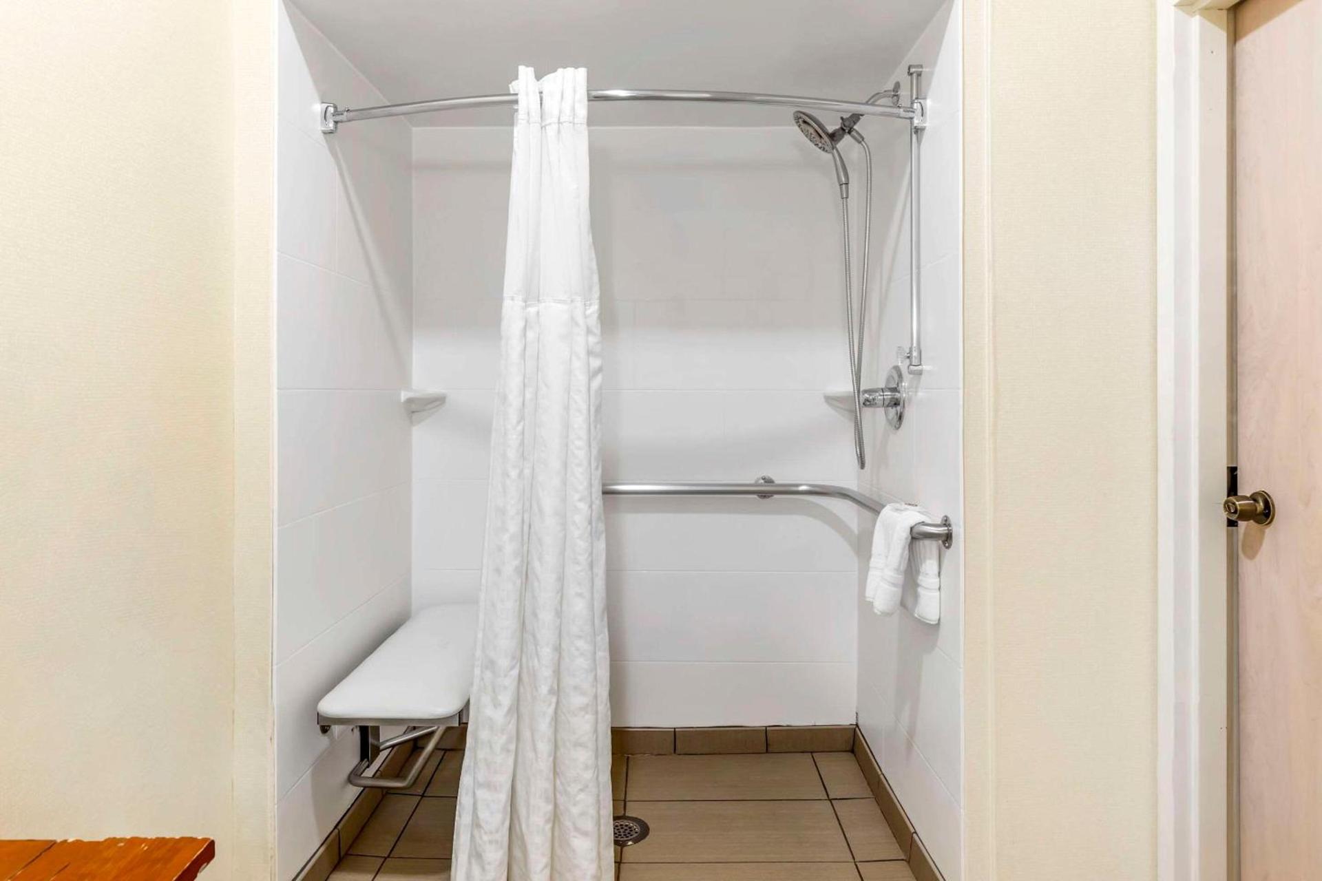 Comfort Suites Raleigh Walnut Creek photo 10