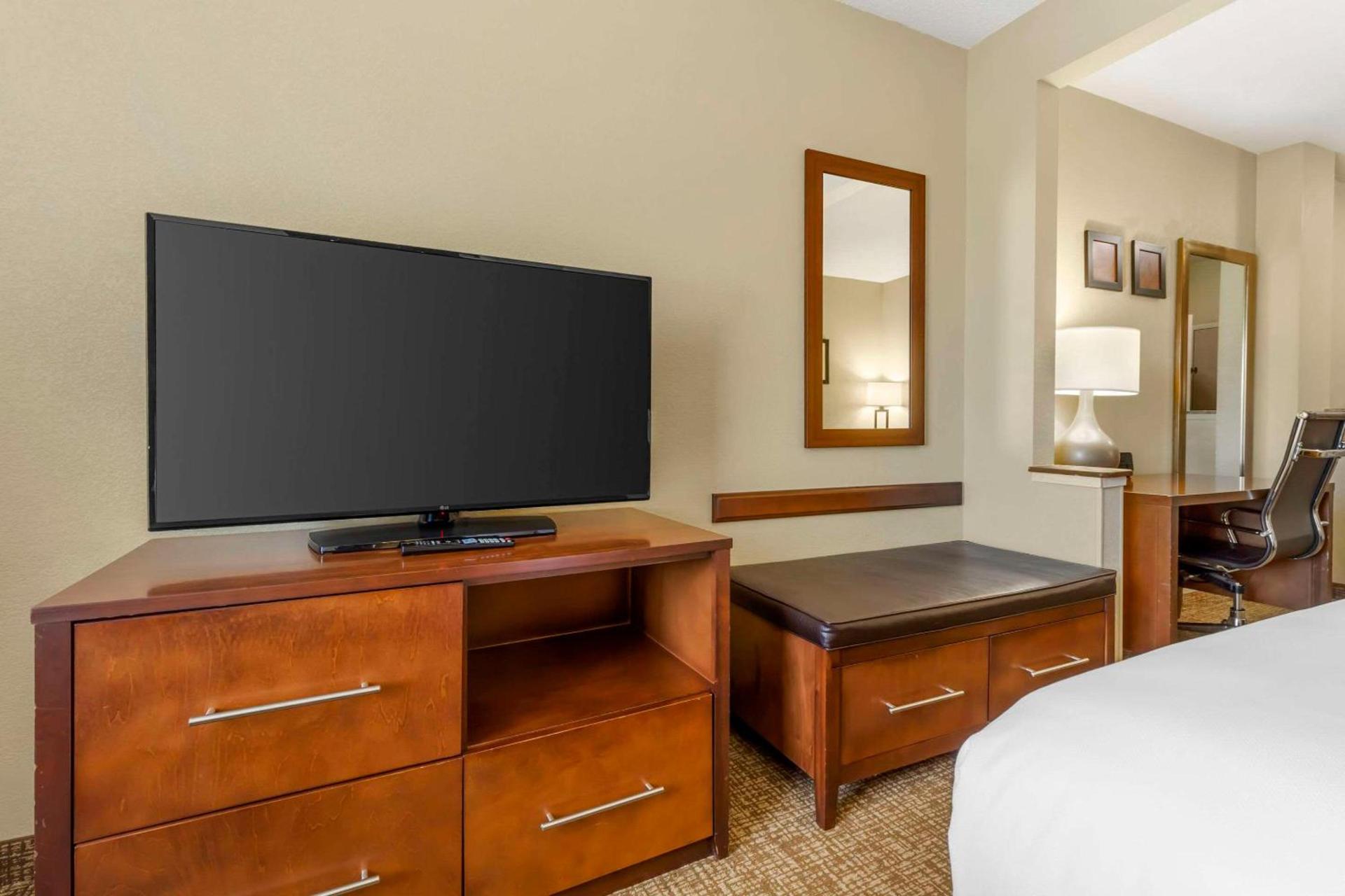 Comfort Suites Raleigh Walnut Creek photo 15
