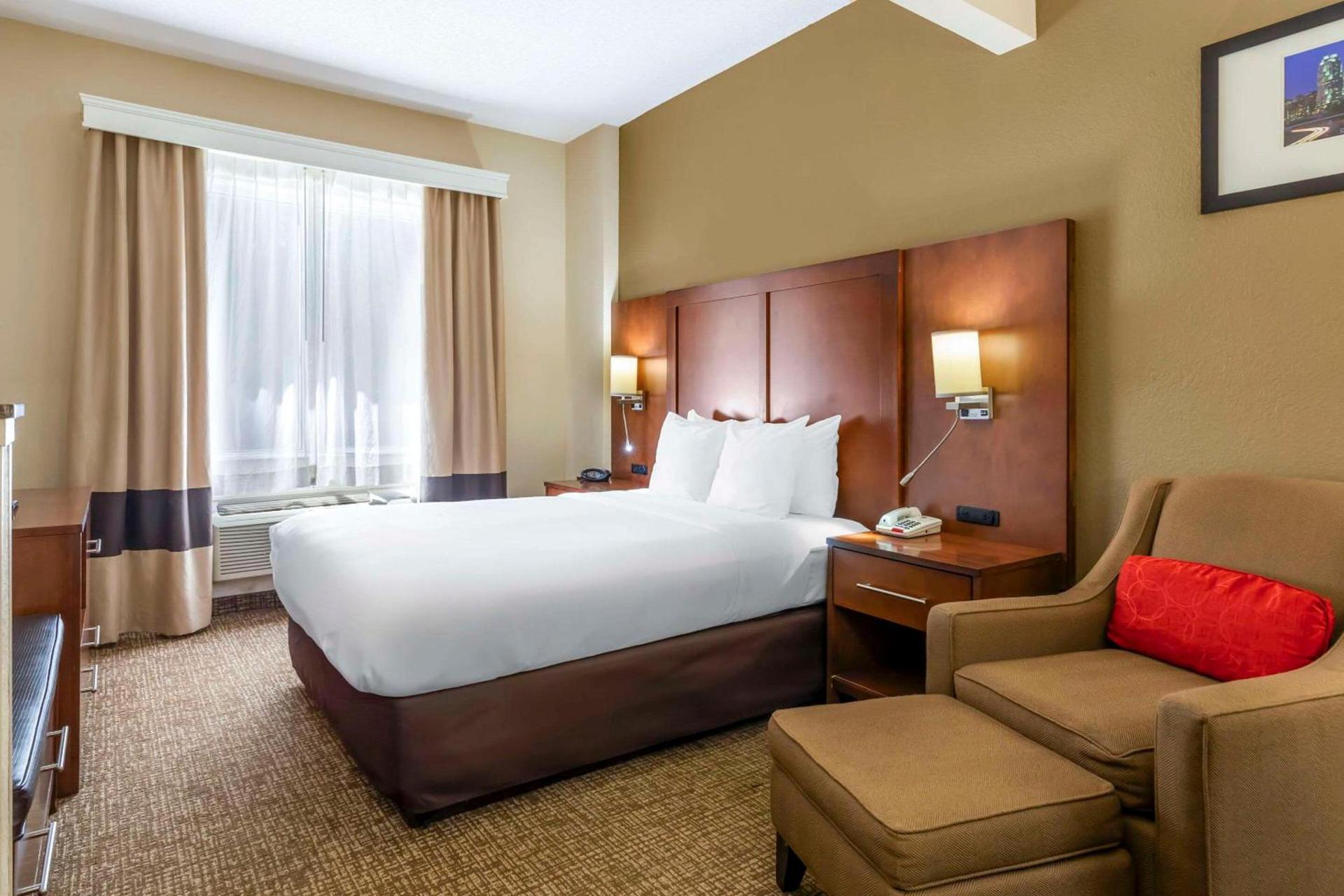 Comfort Suites Raleigh Walnut Creek photo 17