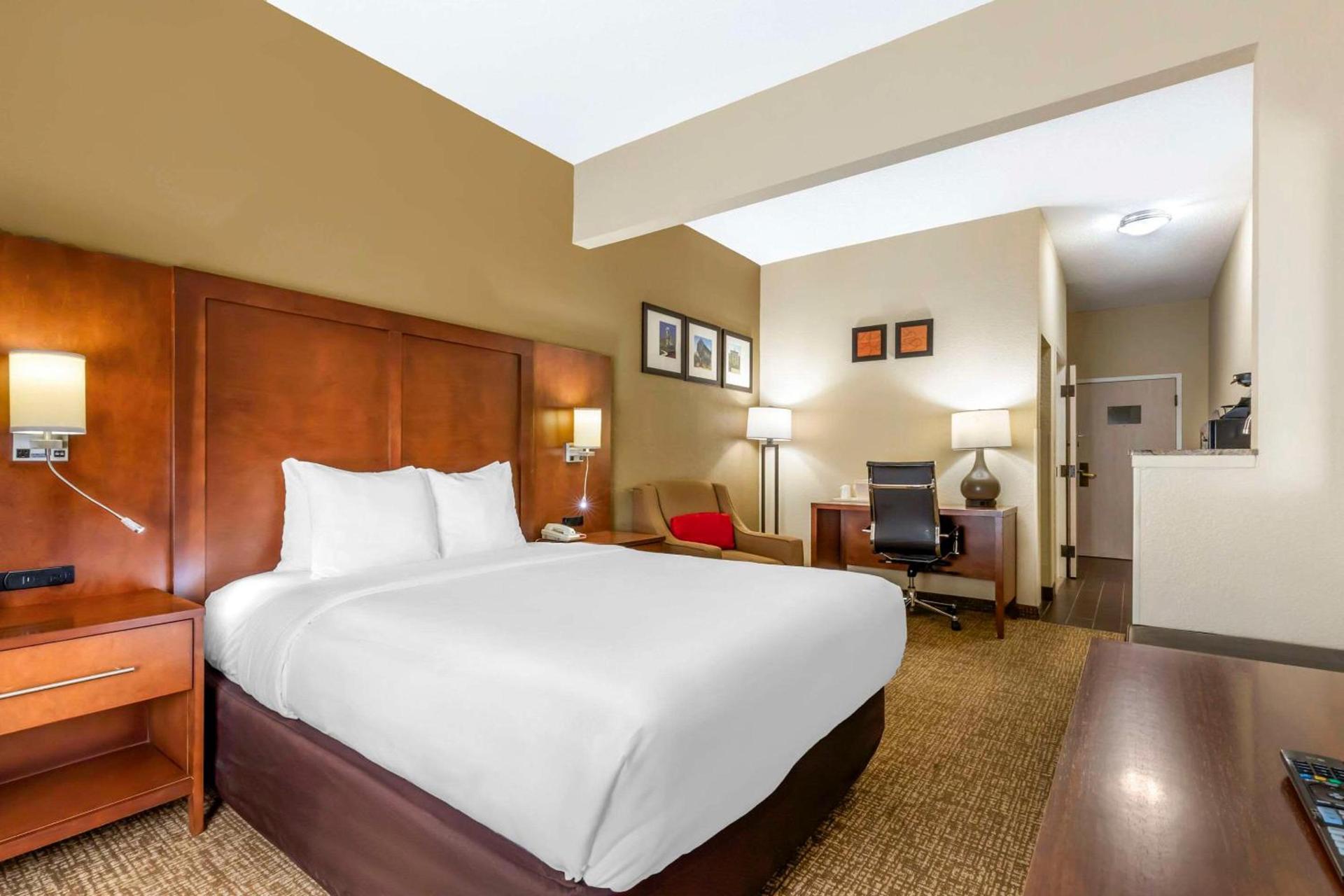 Comfort Suites Raleigh Walnut Creek photo 18