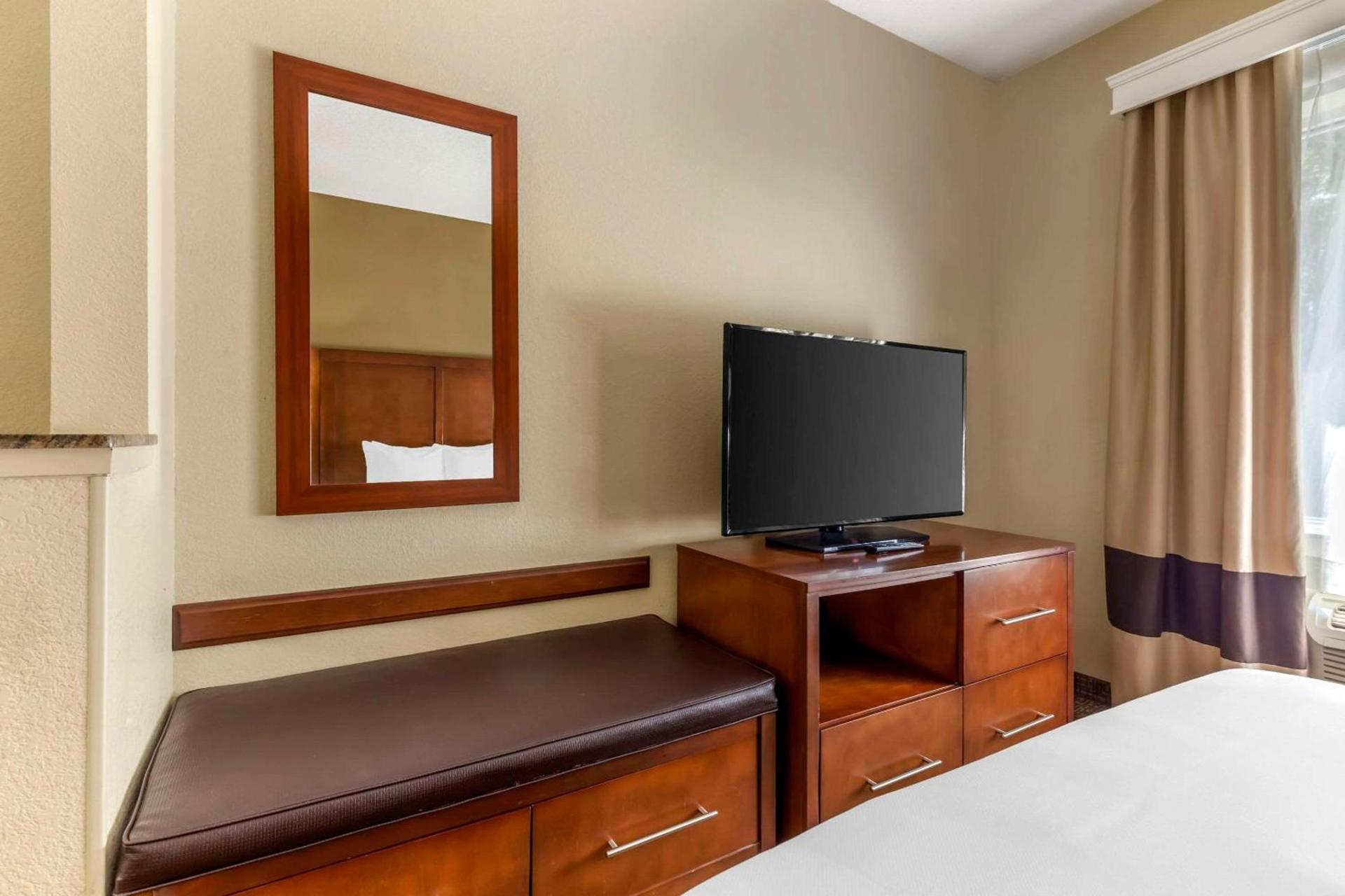 Comfort Suites Raleigh Walnut Creek photo 19